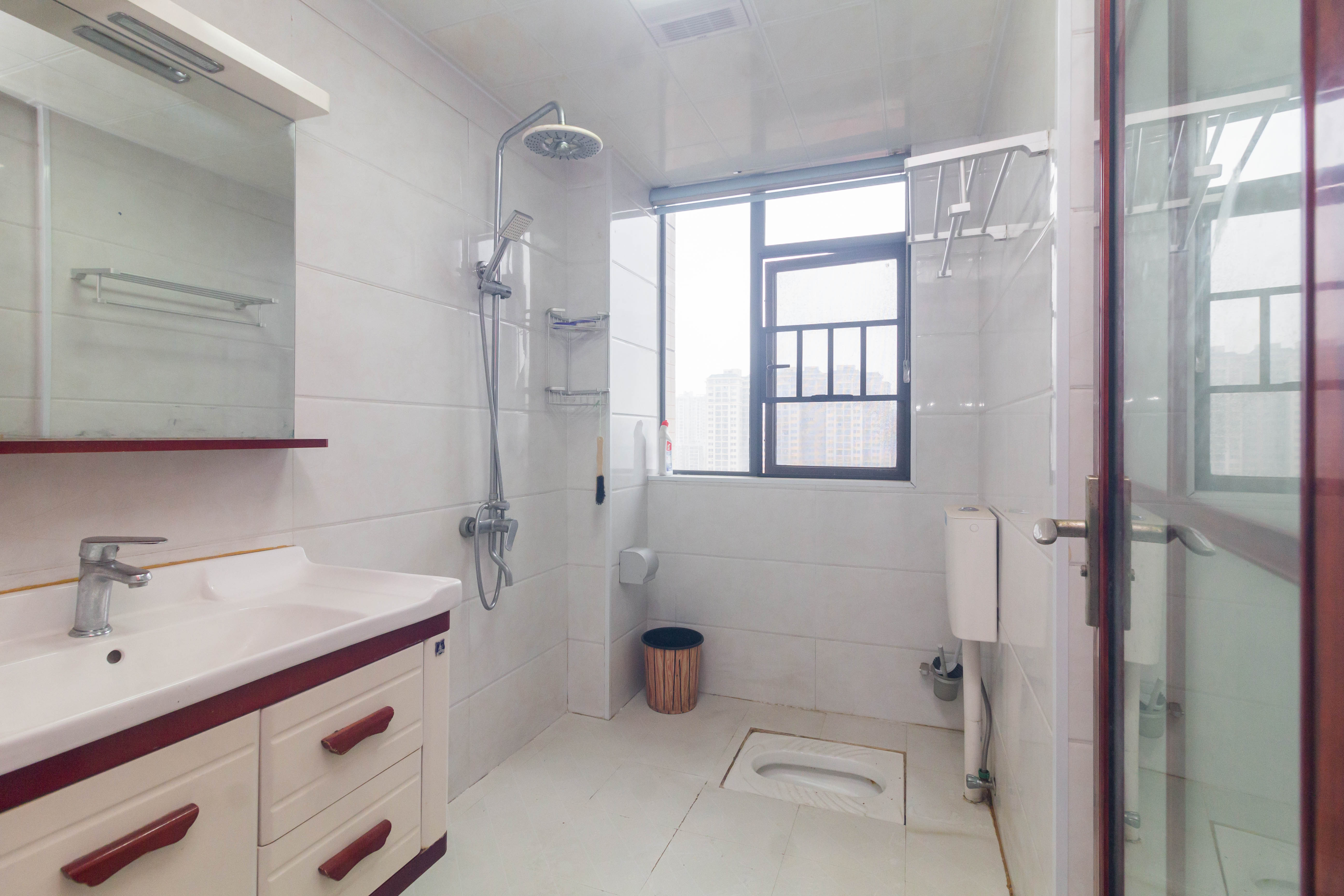 湘预家园  4室2厅2卫    105.8万 湘预家园  4室2厅2卫    105.8万卫生间