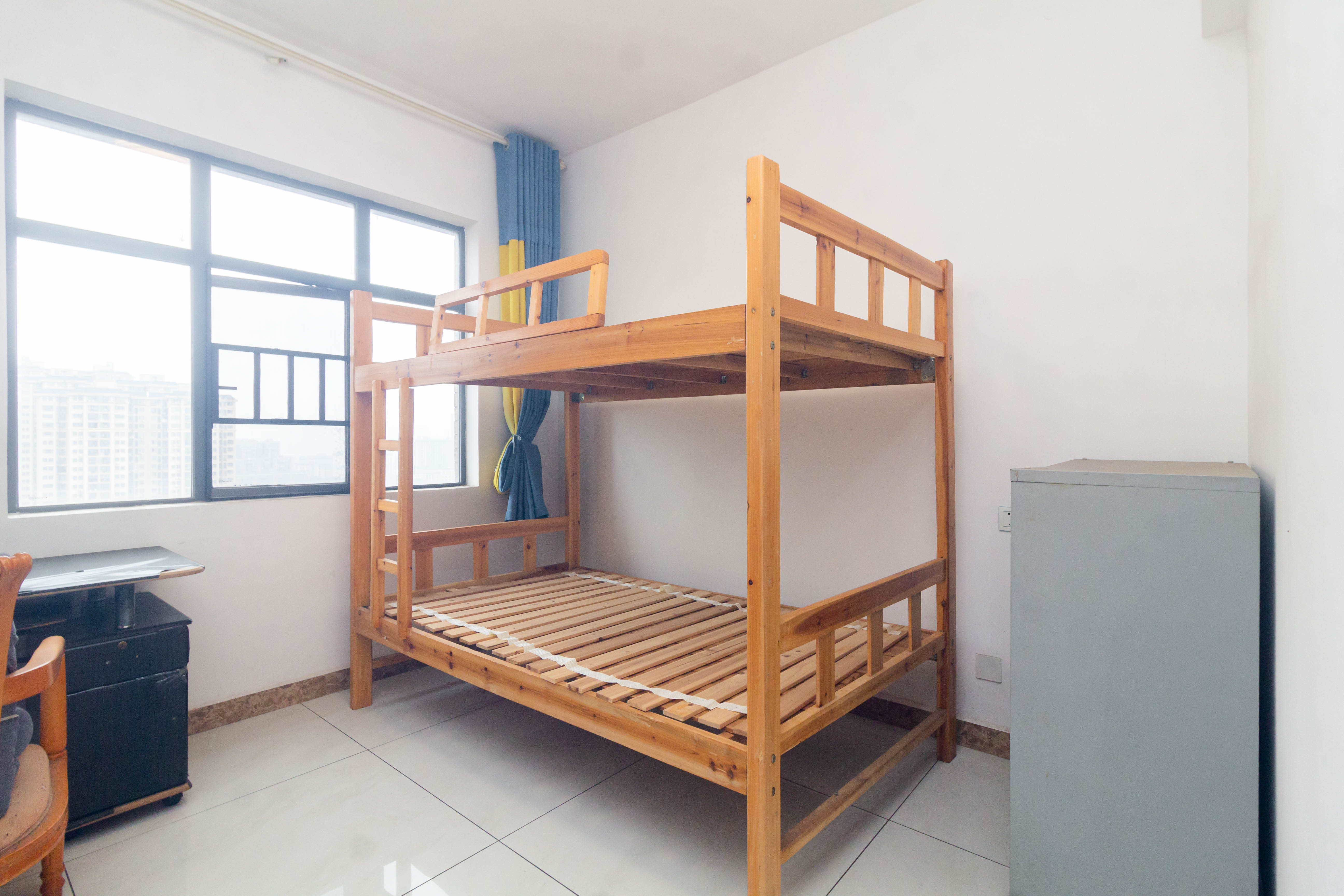 湘预家园  4室2厅2卫    105.8万 湘预家园  4室2厅2卫    105.8万卧室