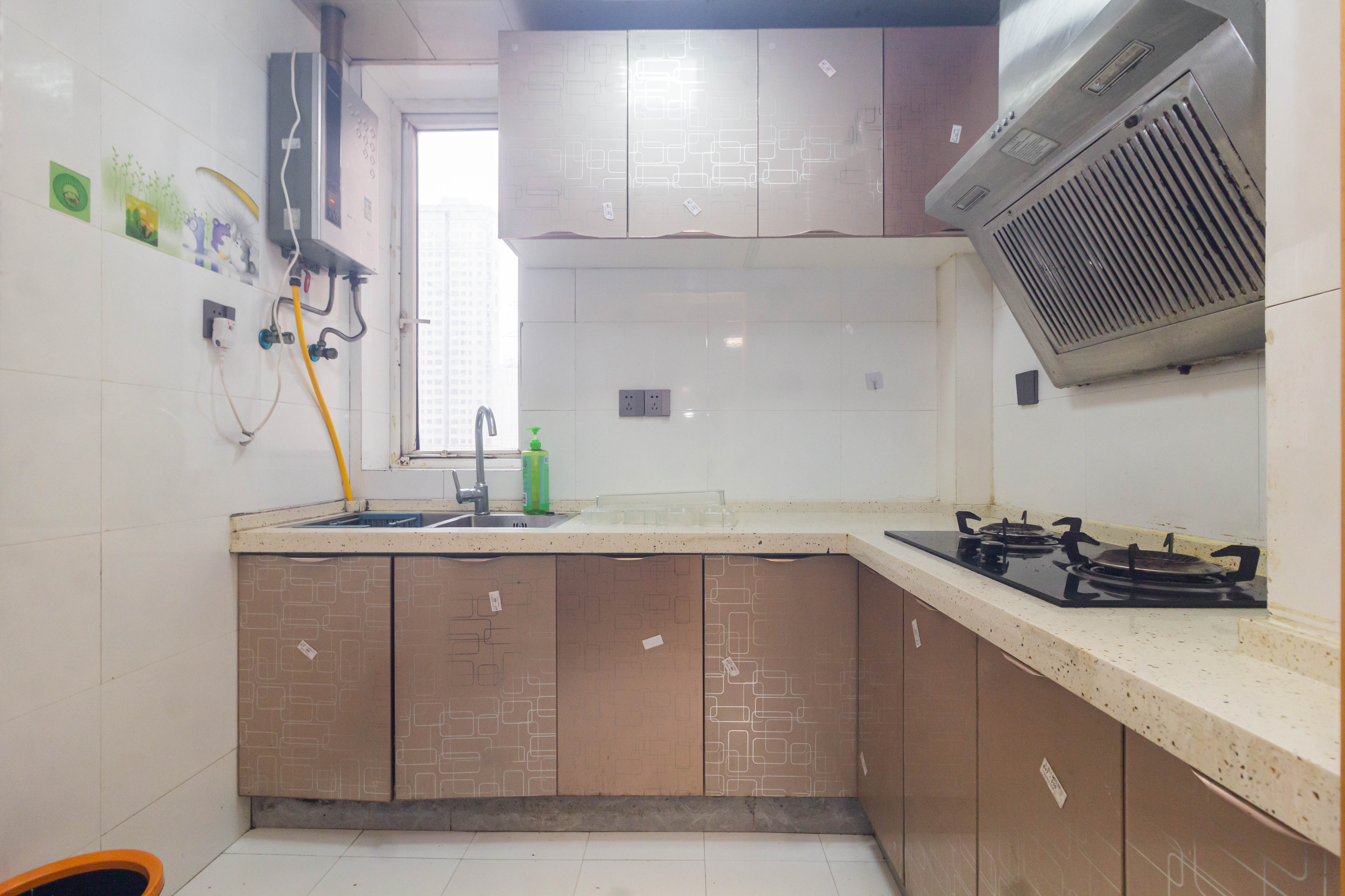 圣力华苑 2室2厅1卫 39.8万 圣力华苑 2室2厅1卫 39.8万厨房