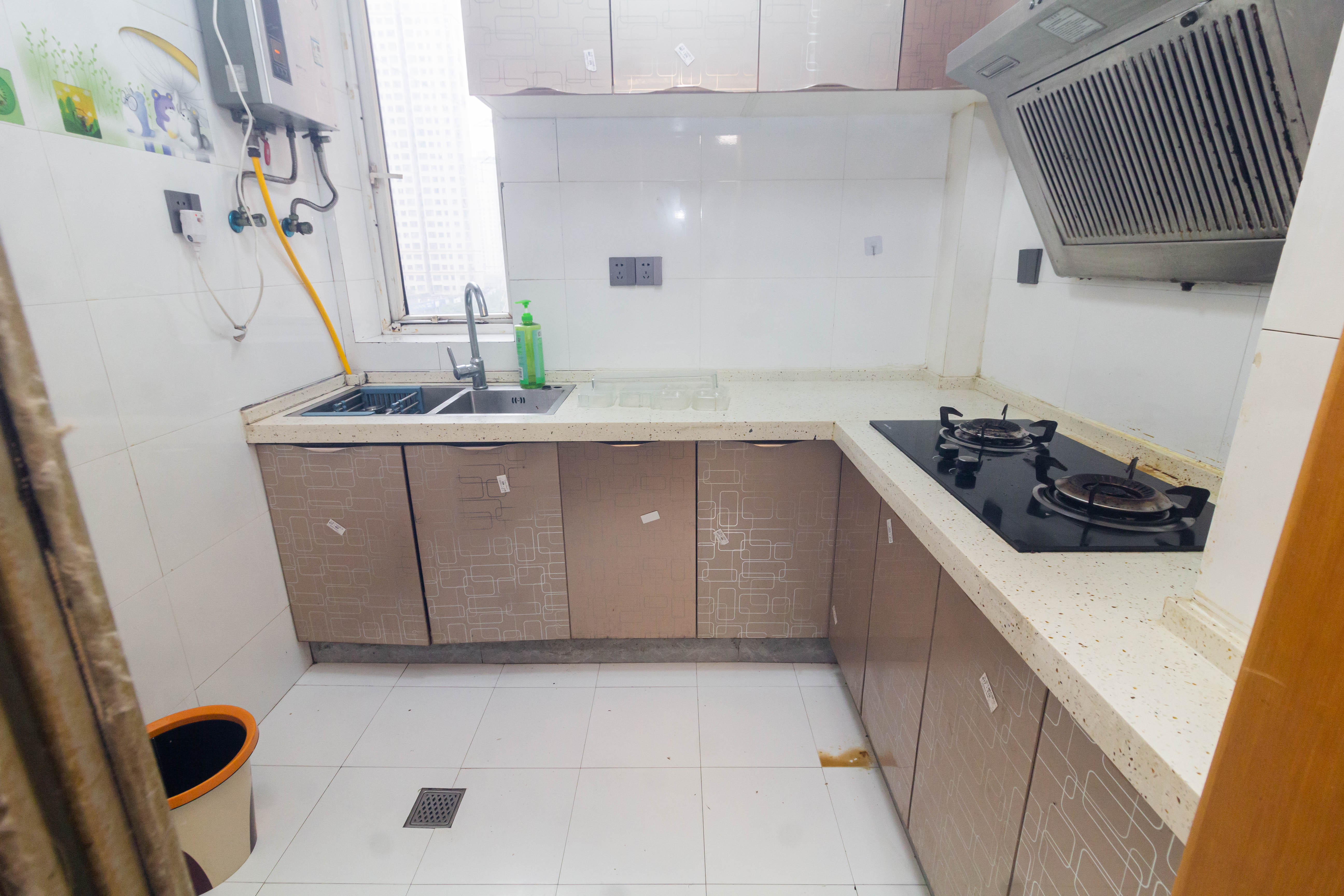 圣力华苑 2室2厅1卫 39.8万 圣力华苑 2室2厅1卫 39.8万厨房