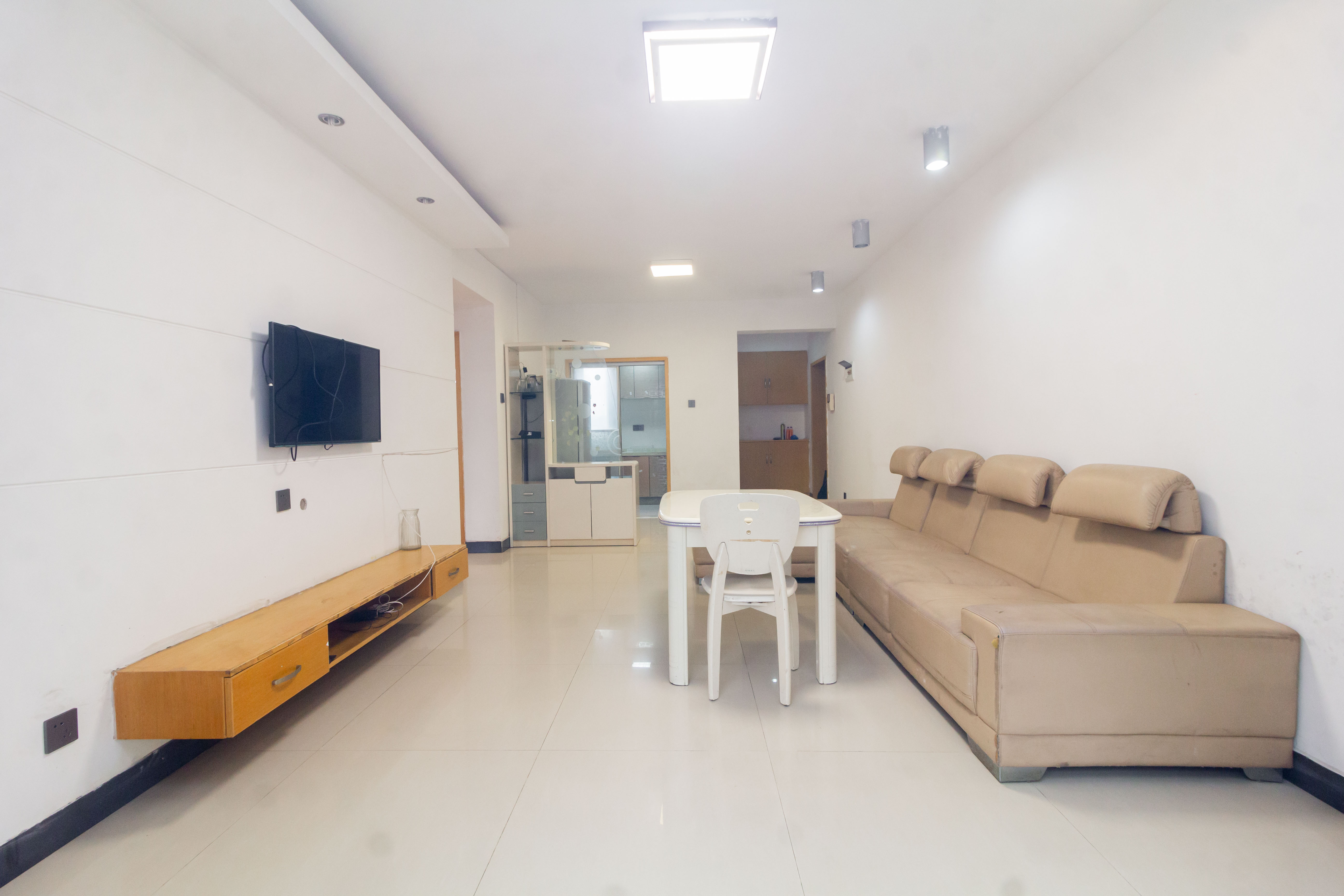 圣力华苑 2室2厅1卫 39.8万 圣力华苑 2室2厅1卫 39.8万客厅