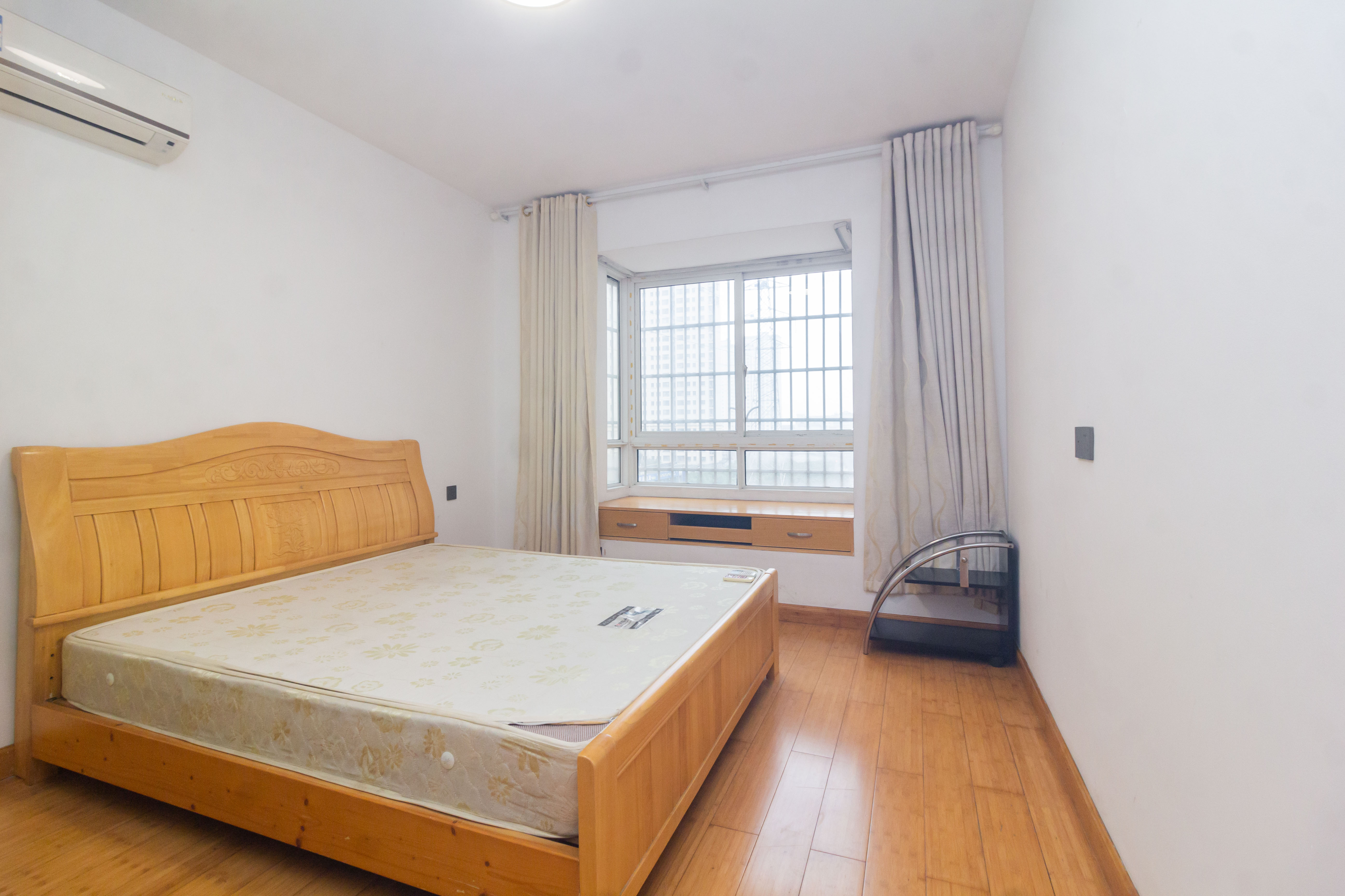 圣力华苑 2室2厅1卫 39.8万 圣力华苑 2室2厅1卫 39.8万卧室