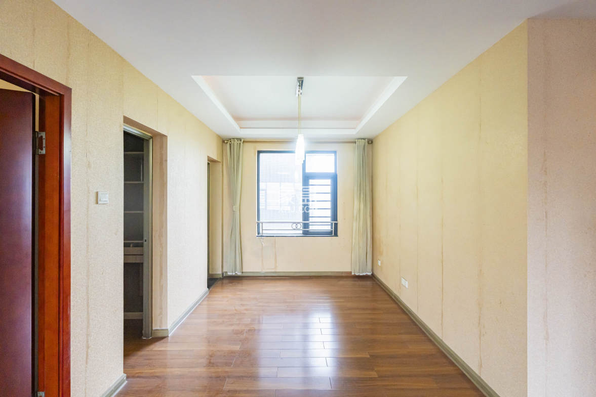 香樟雅郡  4室2厅2卫    150.0万 香樟雅郡  4室2厅2卫    150.0万客厅