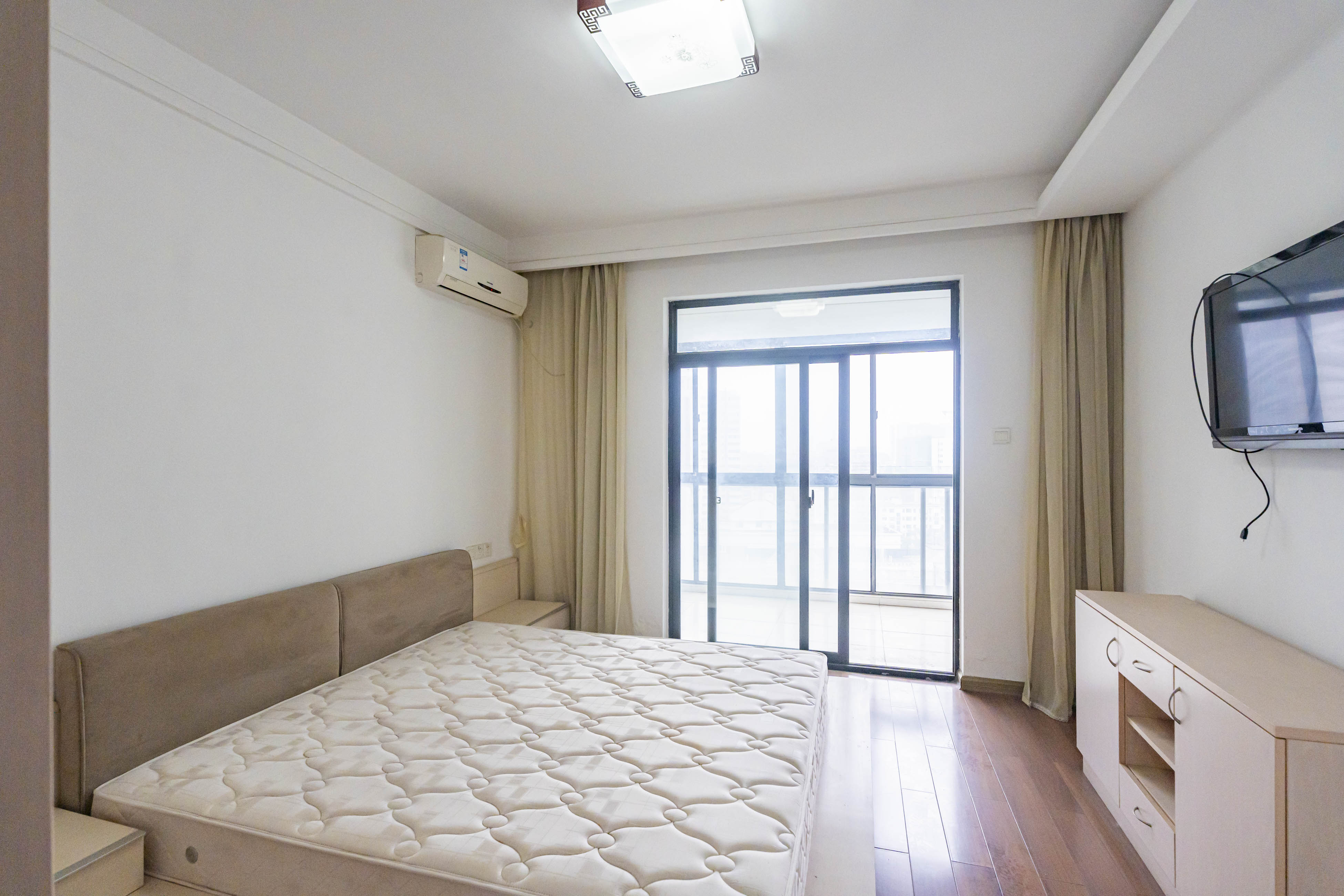 香樟雅郡  4室2厅2卫    150.0万 香樟雅郡  4室2厅2卫    150.0万卧室