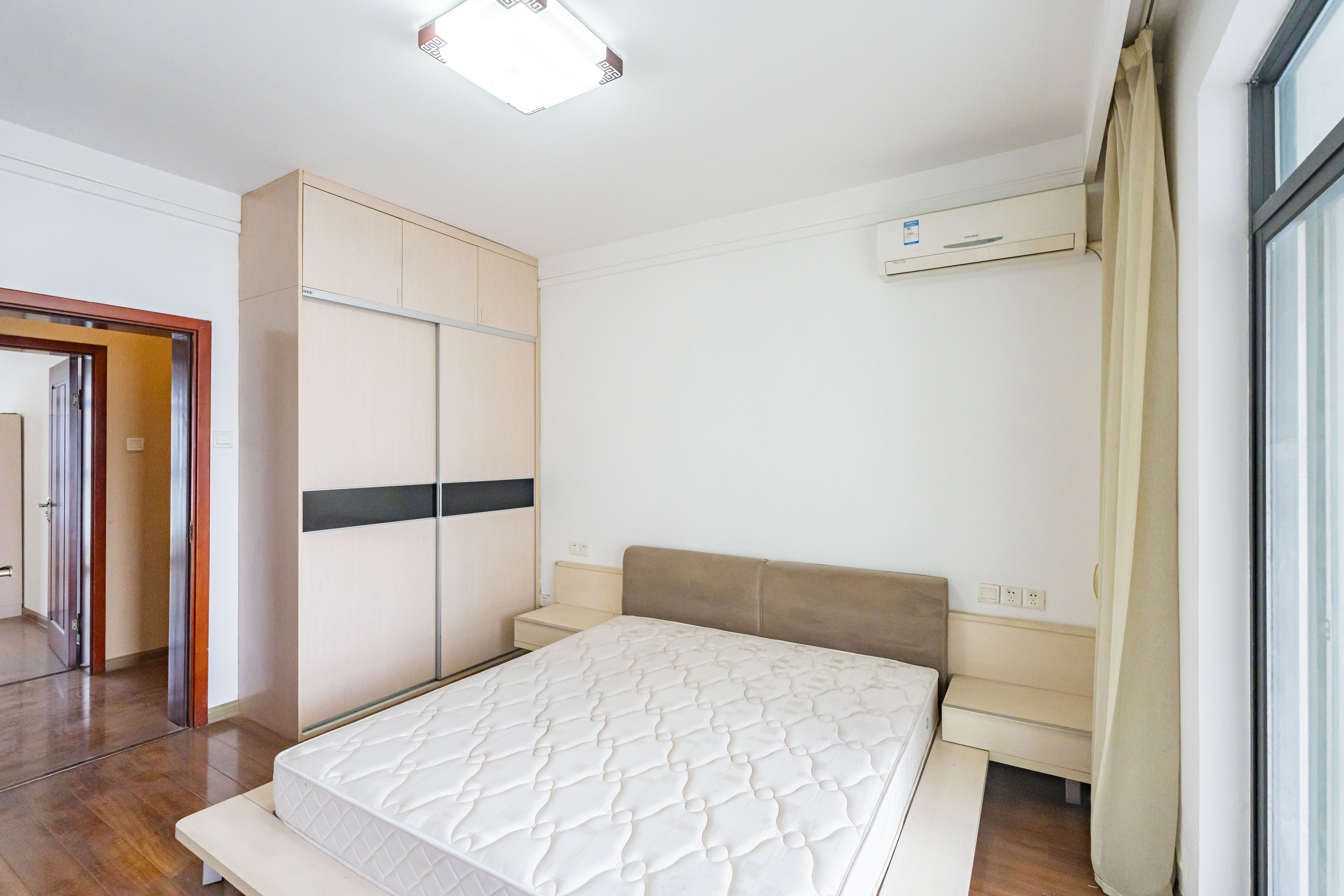 香樟雅郡  4室2厅2卫    150.0万 香樟雅郡  4室2厅2卫    150.0万卧室