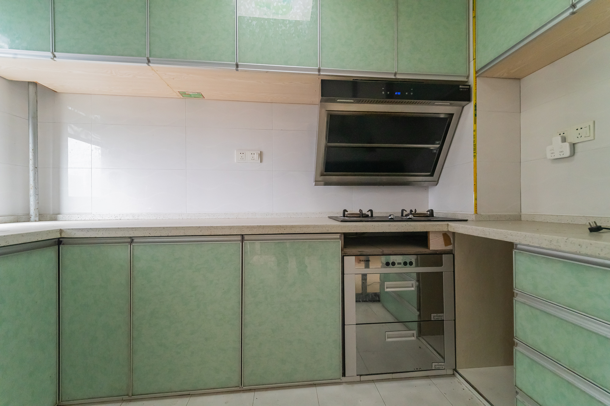 海伦春天  3室2厅1卫    69.8万 海伦春天  3室2厅1卫    69.8万厨房