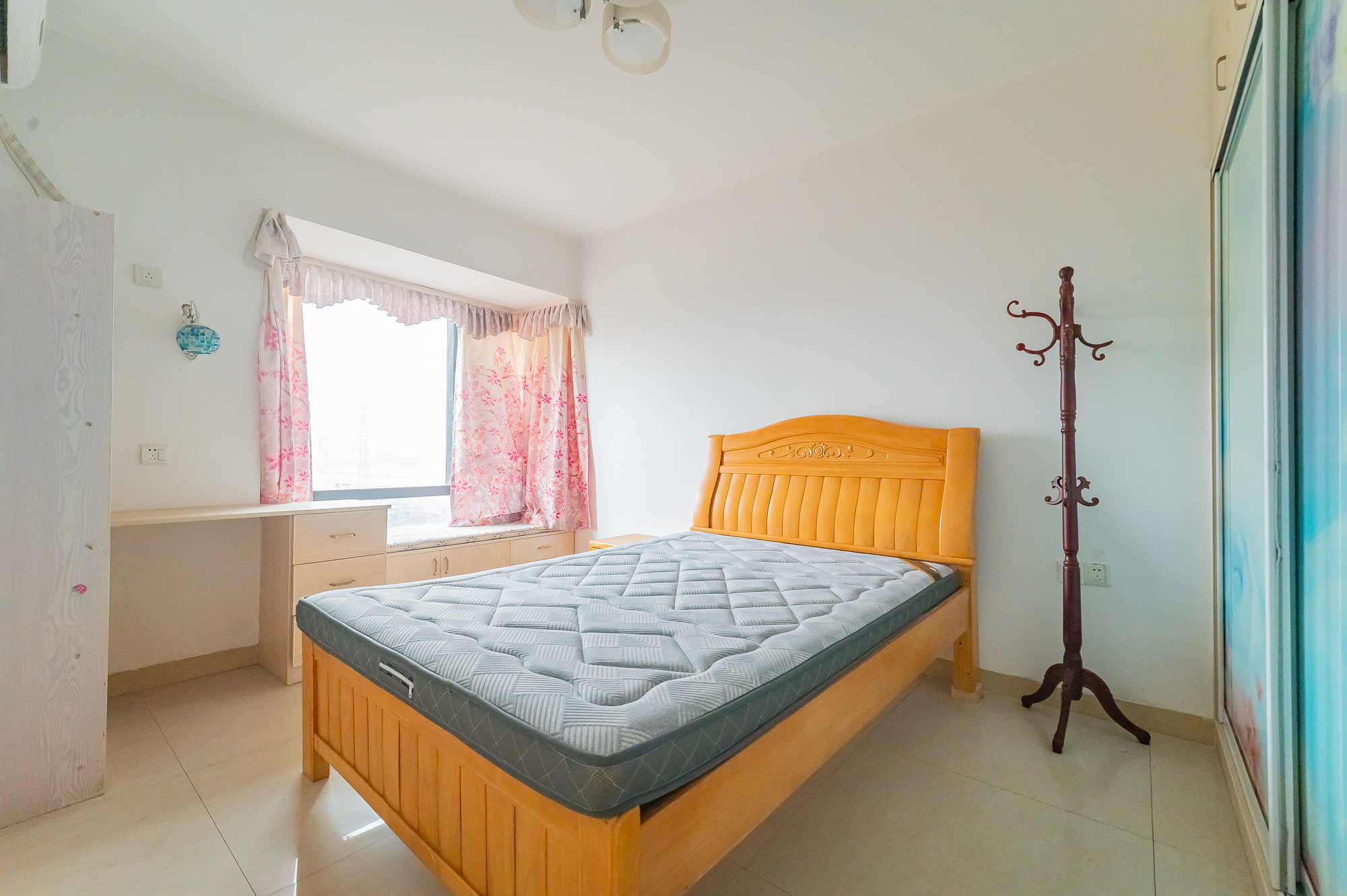 海伦春天  3室2厅1卫    69.8万 海伦春天  3室2厅1卫    69.8万卧室