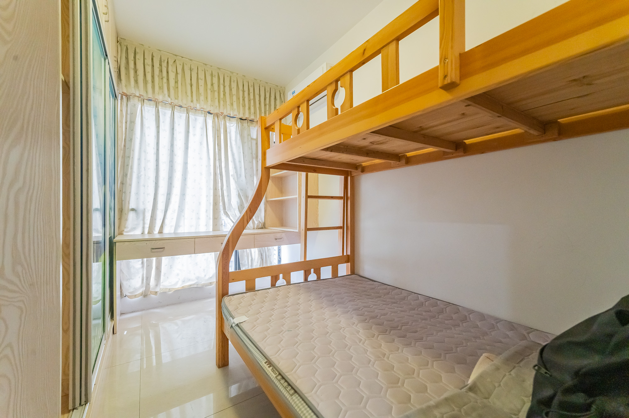 海伦春天  3室2厅1卫    69.8万 海伦春天  3室2厅1卫    69.8万卧室