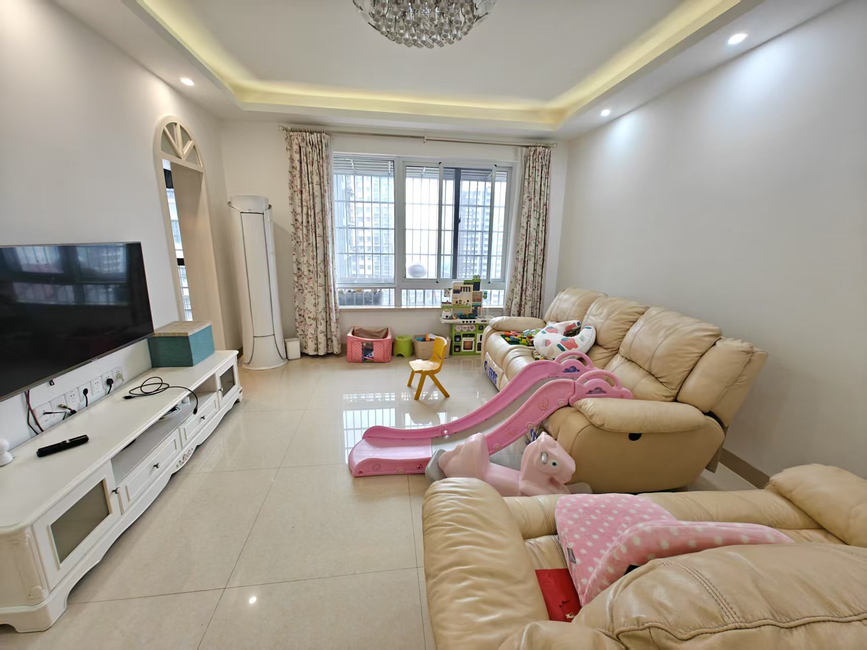 莱茵小镇  3室2厅2卫    51.0万 莱茵小镇  3室2厅2卫    51.0万室内图