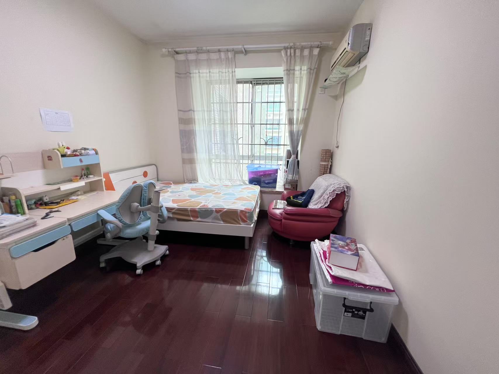 四季花园  4室2厅2卫   59.80万室内图