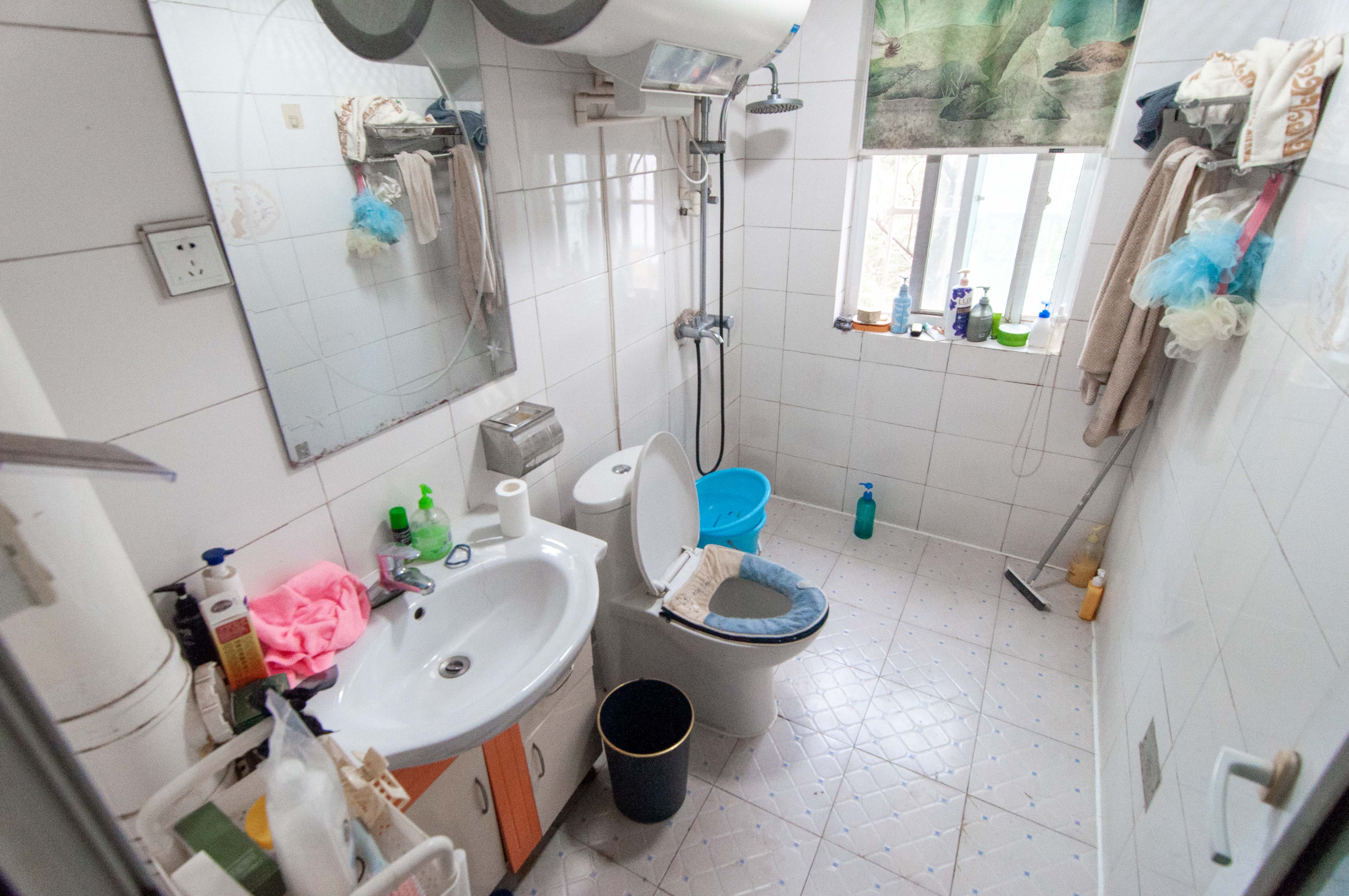 玛依拉山庄 3室2厅2卫 110.0万 玛依拉山庄 3室2厅2卫 110.0万卫生间