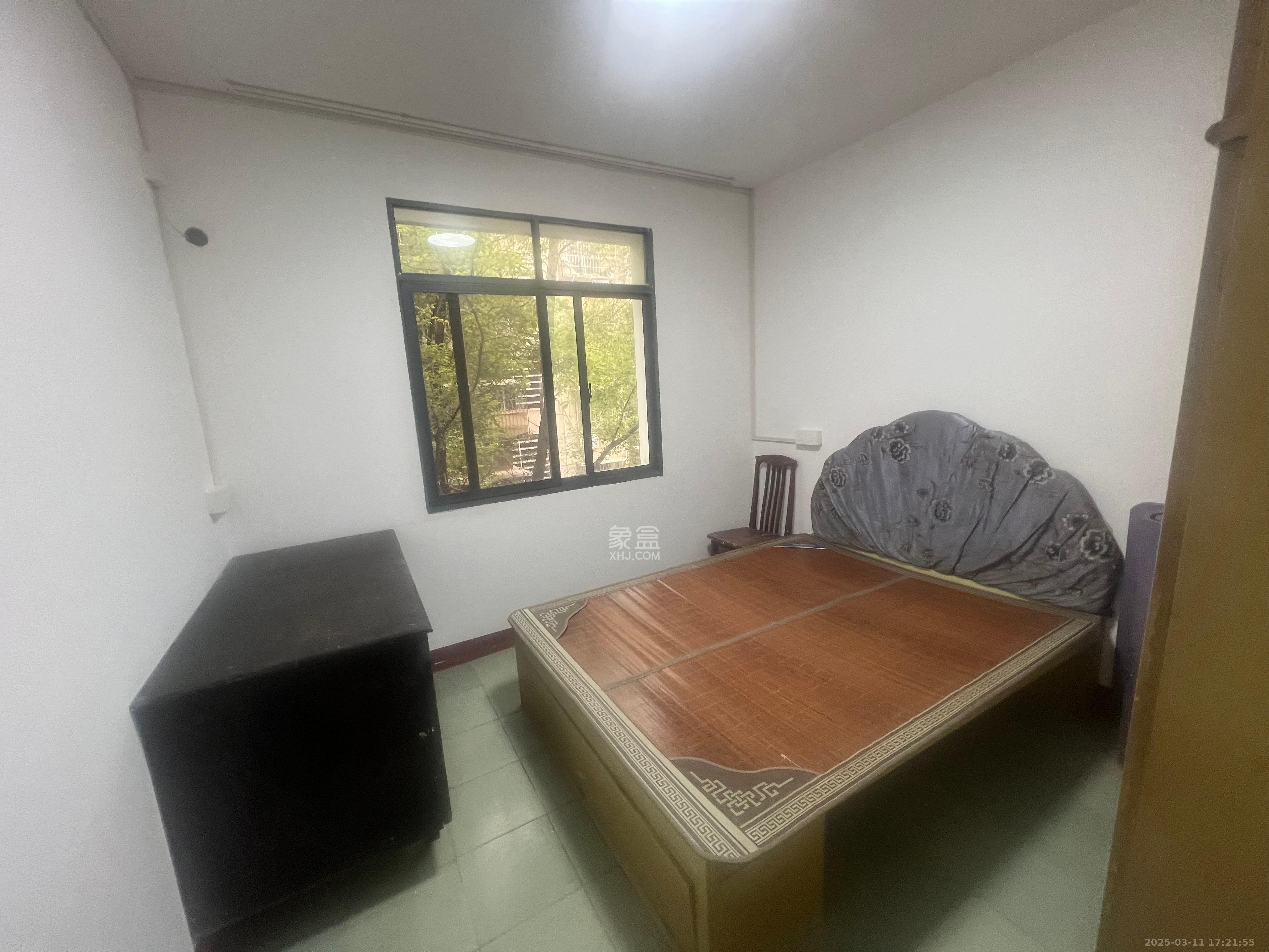 向东南社区  2室1厅1卫   1400.00元/月室内图