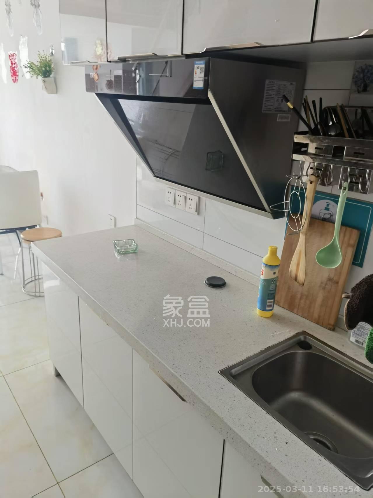 东盈商业广场(华泉城市广场)  2室1厅1卫    2600.0元/月 东盈商业广场(华泉城市广场)  2室1厅1卫    2600.0元/月室内图