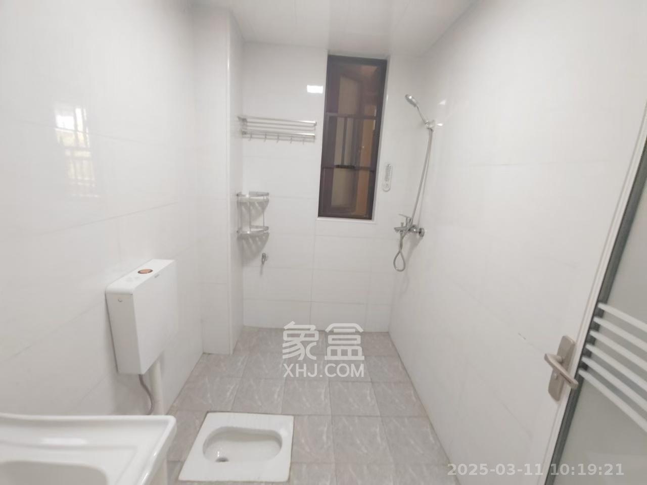 蓝光雍锦半岛  3室2厅2卫    3000.0元/月室内图