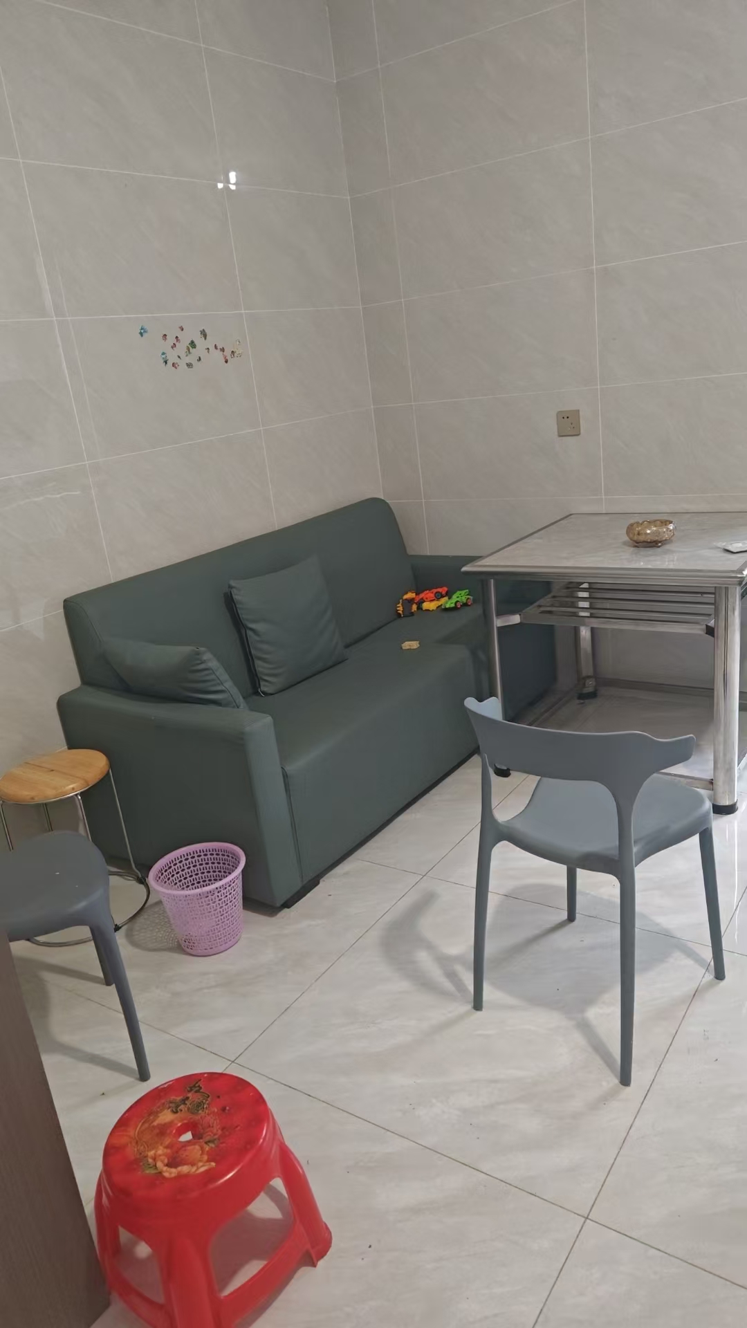 南垅社区（A区）  2室1厅1卫    900.0元/月室内图1