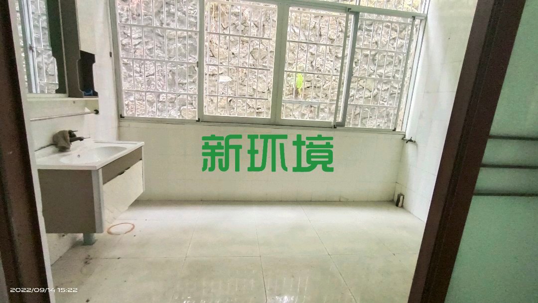 大庸桥散盘  7室3厅3卫    122.0万 大庸桥散盘  7室3厅3卫    122.0万客厅