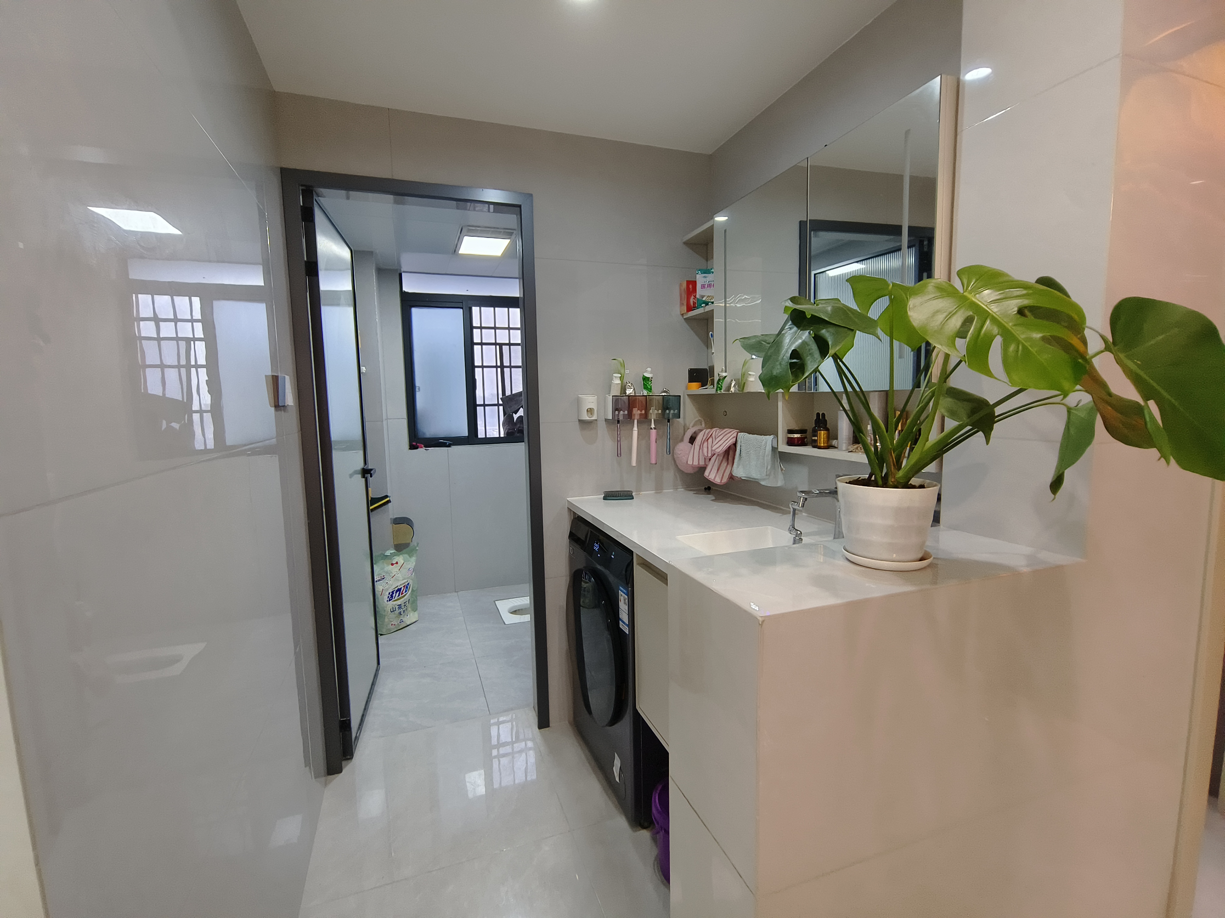 涟邵北苑 4室2厅2卫 92.8万 涟邵北苑 4室2厅2卫 92.8万客厅