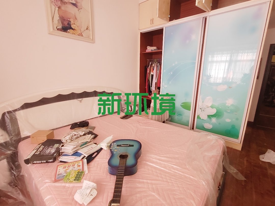 天门聚景苑  3室2厅2卫   50.00万卧室