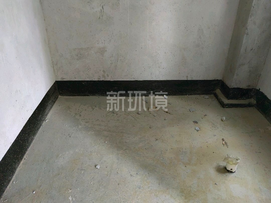 西溪凤凰城  4室2厅2卫   72.80万客厅