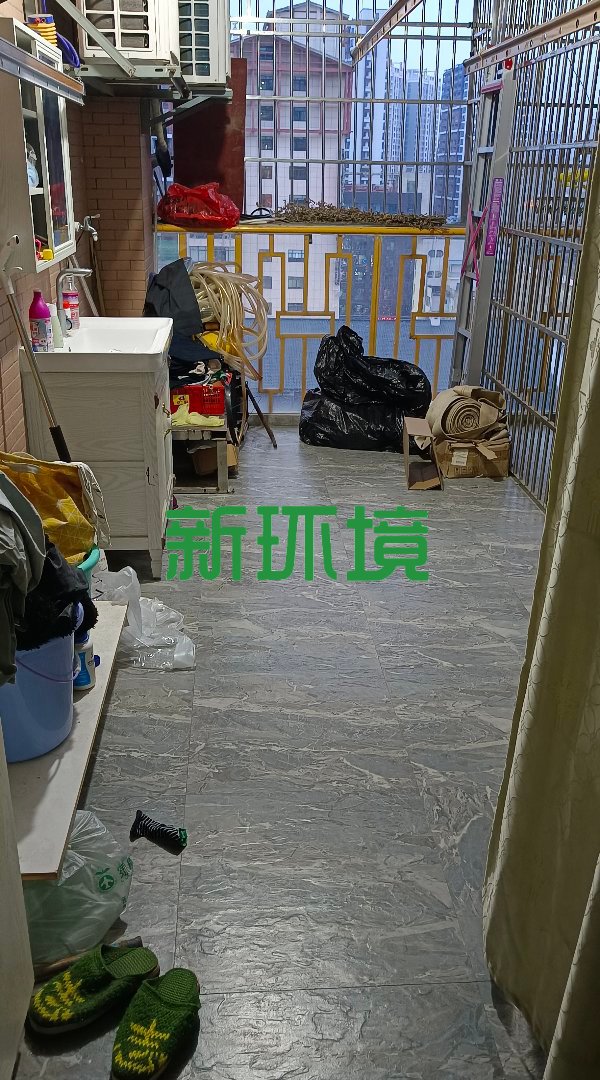 维港十字街  4室2厅2卫   71.80万客厅