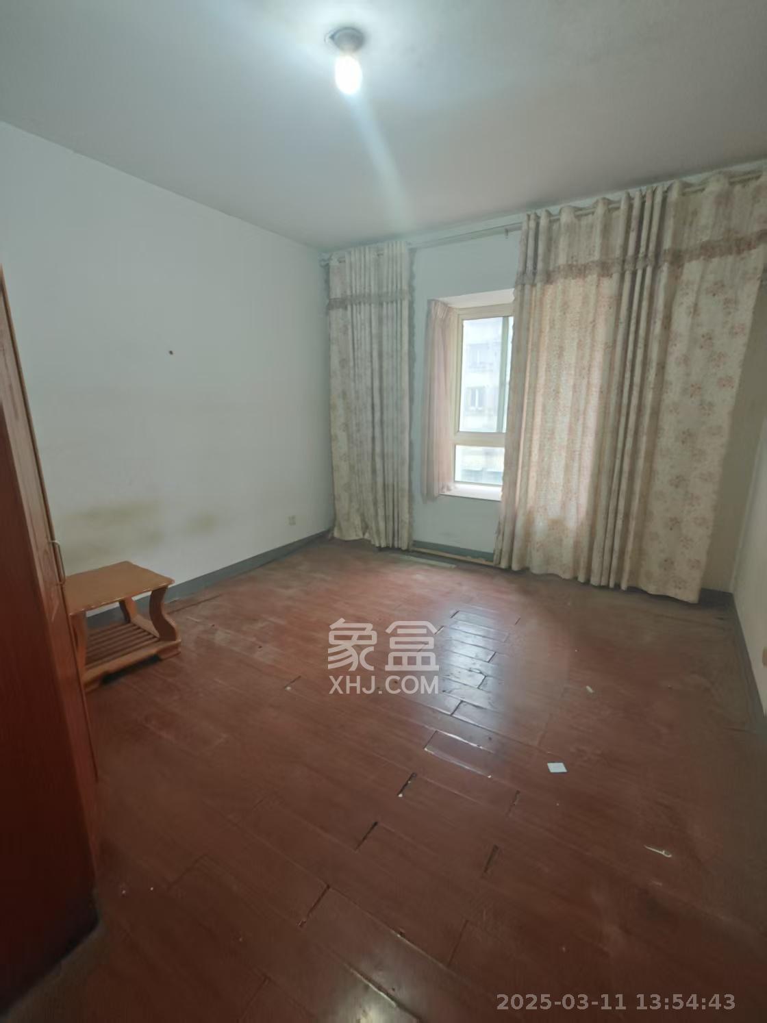 盛湘家园  3室2厅2卫    1800.0元/月室内图