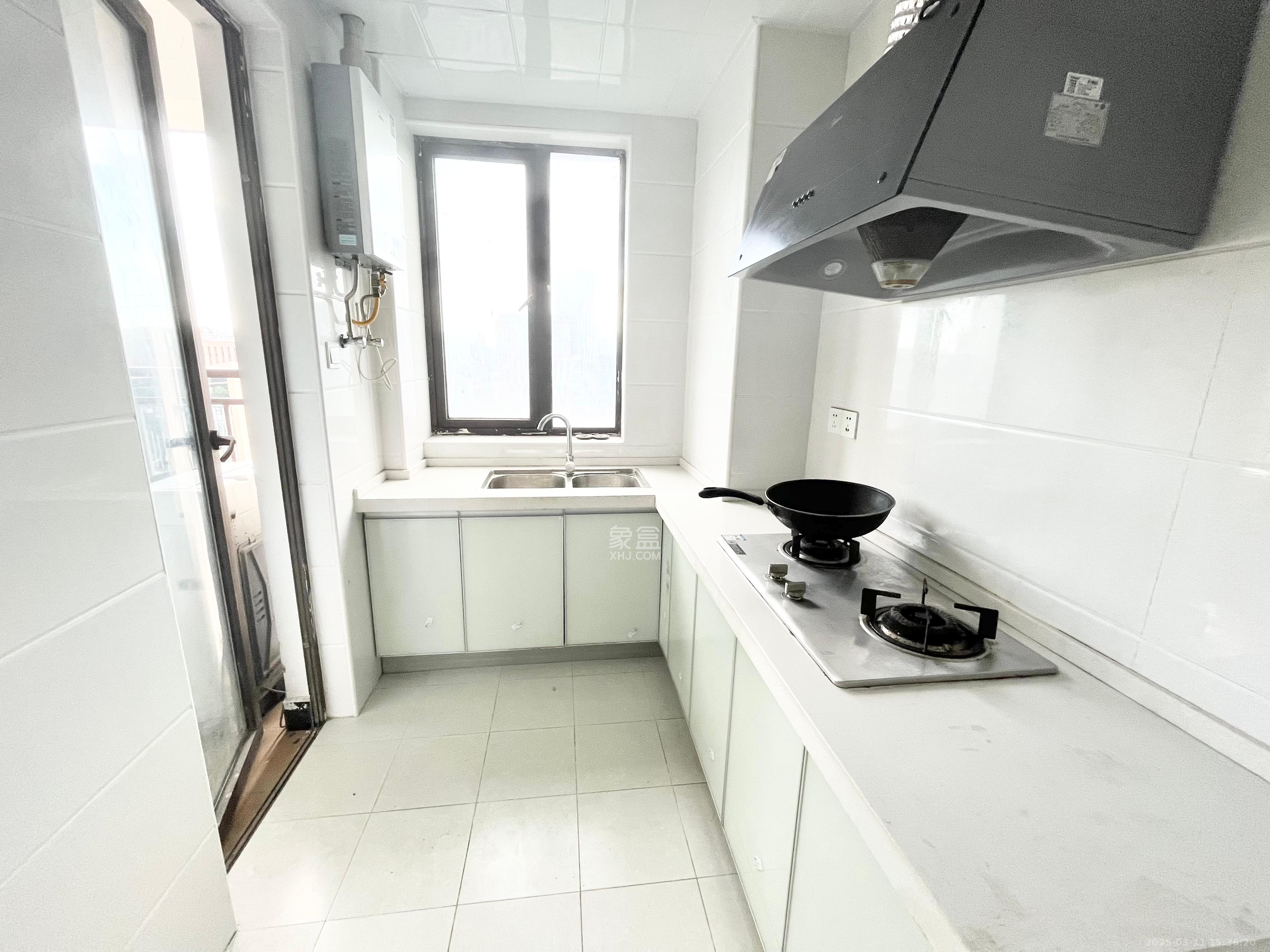 保利麓谷林语E区 3室2厅1卫 2200.0元/月 保利麓谷林语E区 3室2厅1卫 2200.0元/月室内图