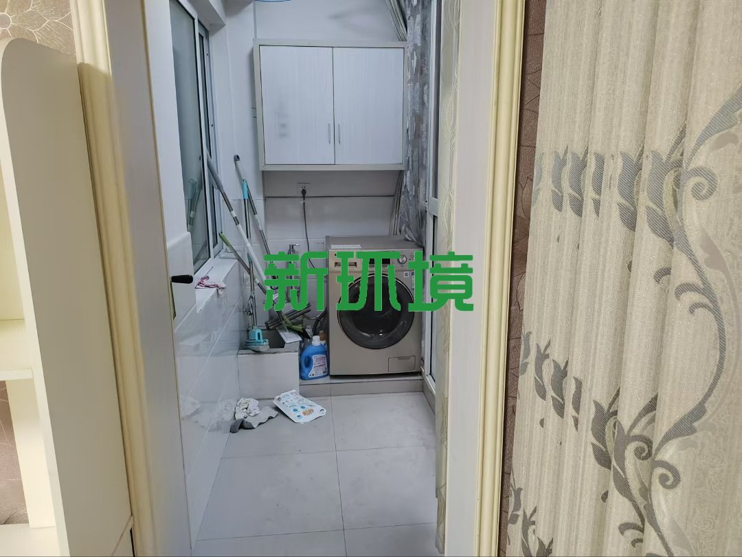 澧岸家园  4室2厅2卫   66.80万客厅