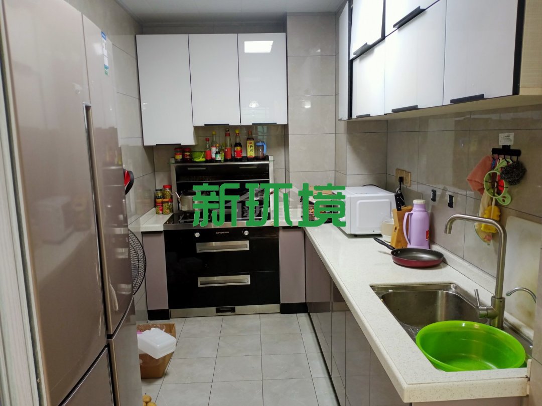 东方曼哈顿  2室2厅1卫   61.00万客厅