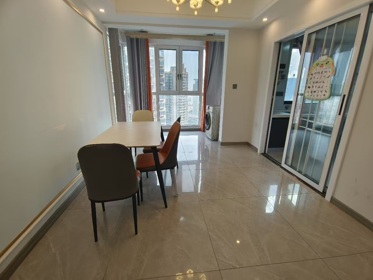 保利中央公馆 4室2厅2卫 2800.0元/月 保利中央公馆 4室2厅2卫 2800.0元/月室内图