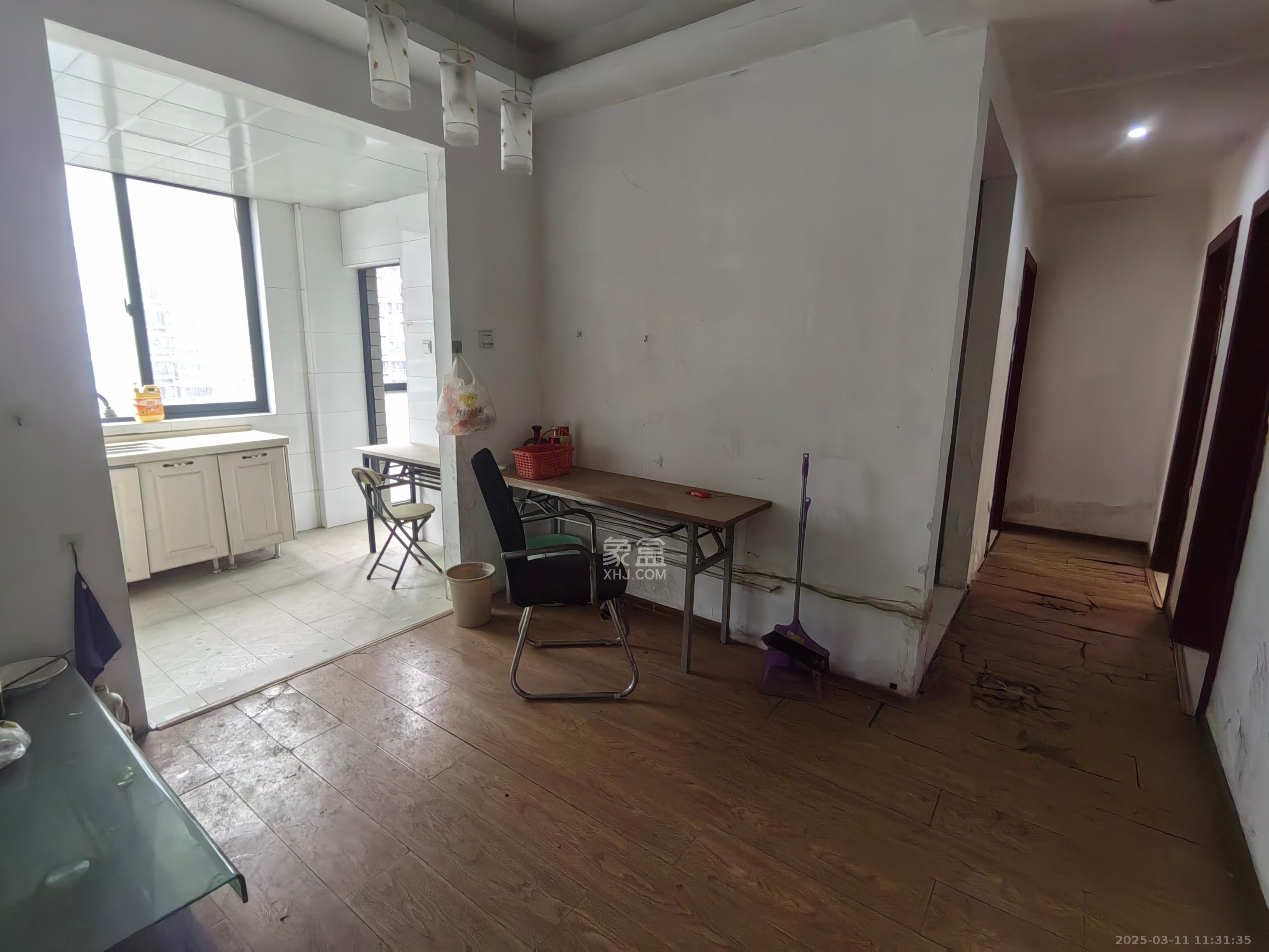 湘江世纪城鸿江苑  3室2厅1卫    2000.0元/月 湘江世纪城鸿江苑  3室2厅1卫    2000.0元/月