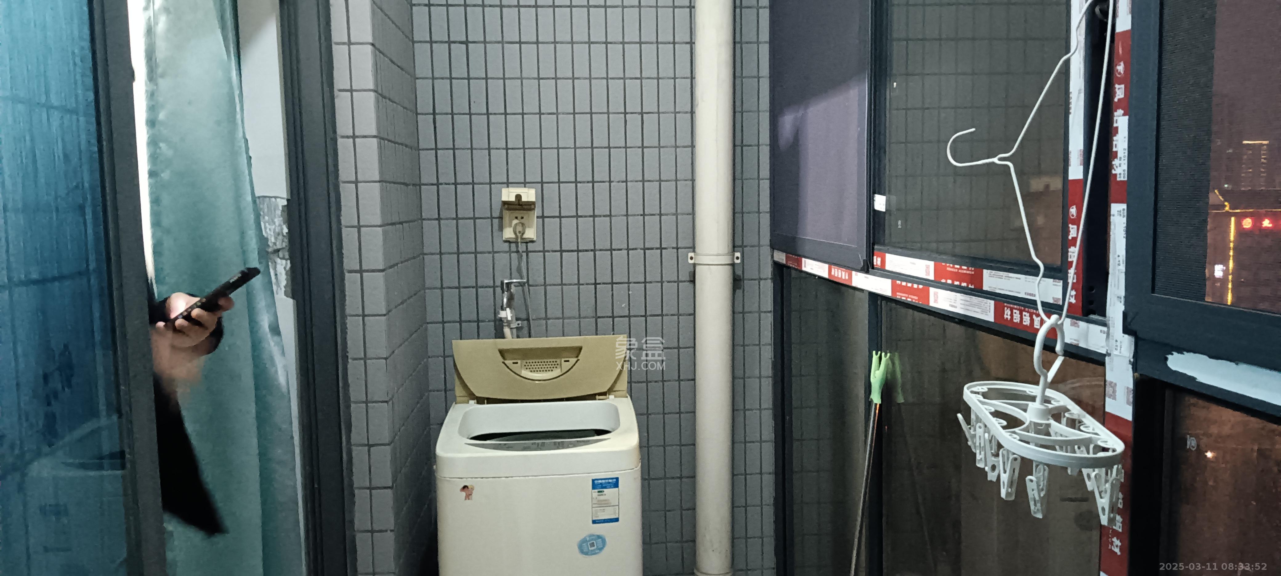 名富公寓  1室1厅1卫   1300.00元/月室内图