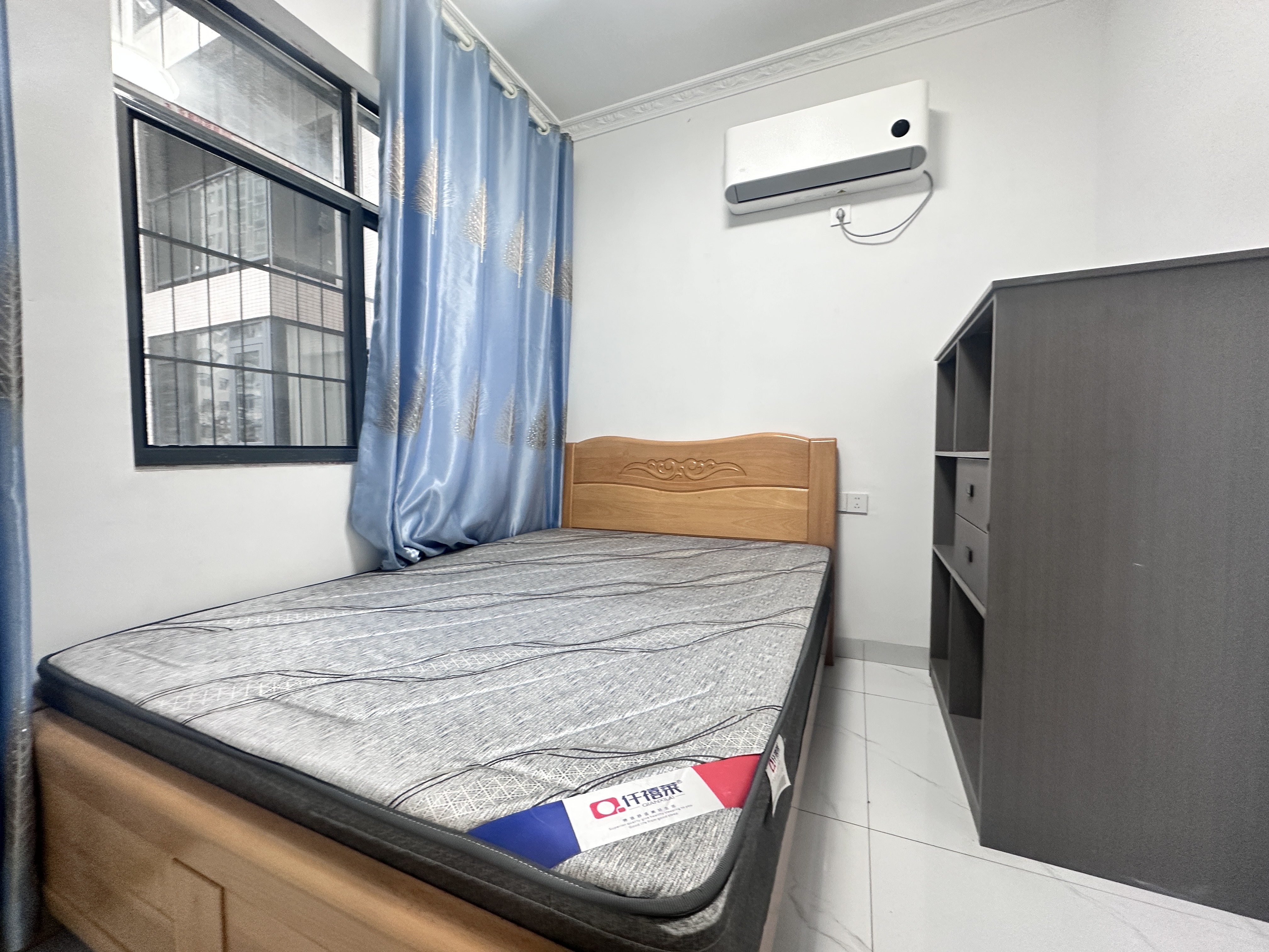 互助小区电梯房 3室2厅2卫 1700.0元/月 互助小区电梯房 3室2厅2卫 1700.0元/月室内图