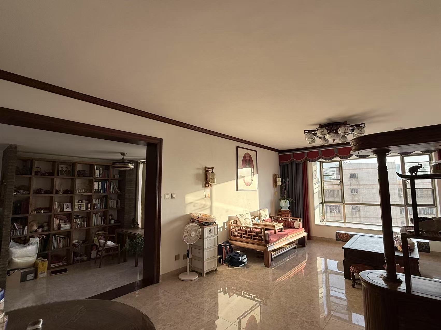 水岸长桥  3室2厅1卫    170.0万 水岸长桥  3室2厅1卫    170.0万客厅