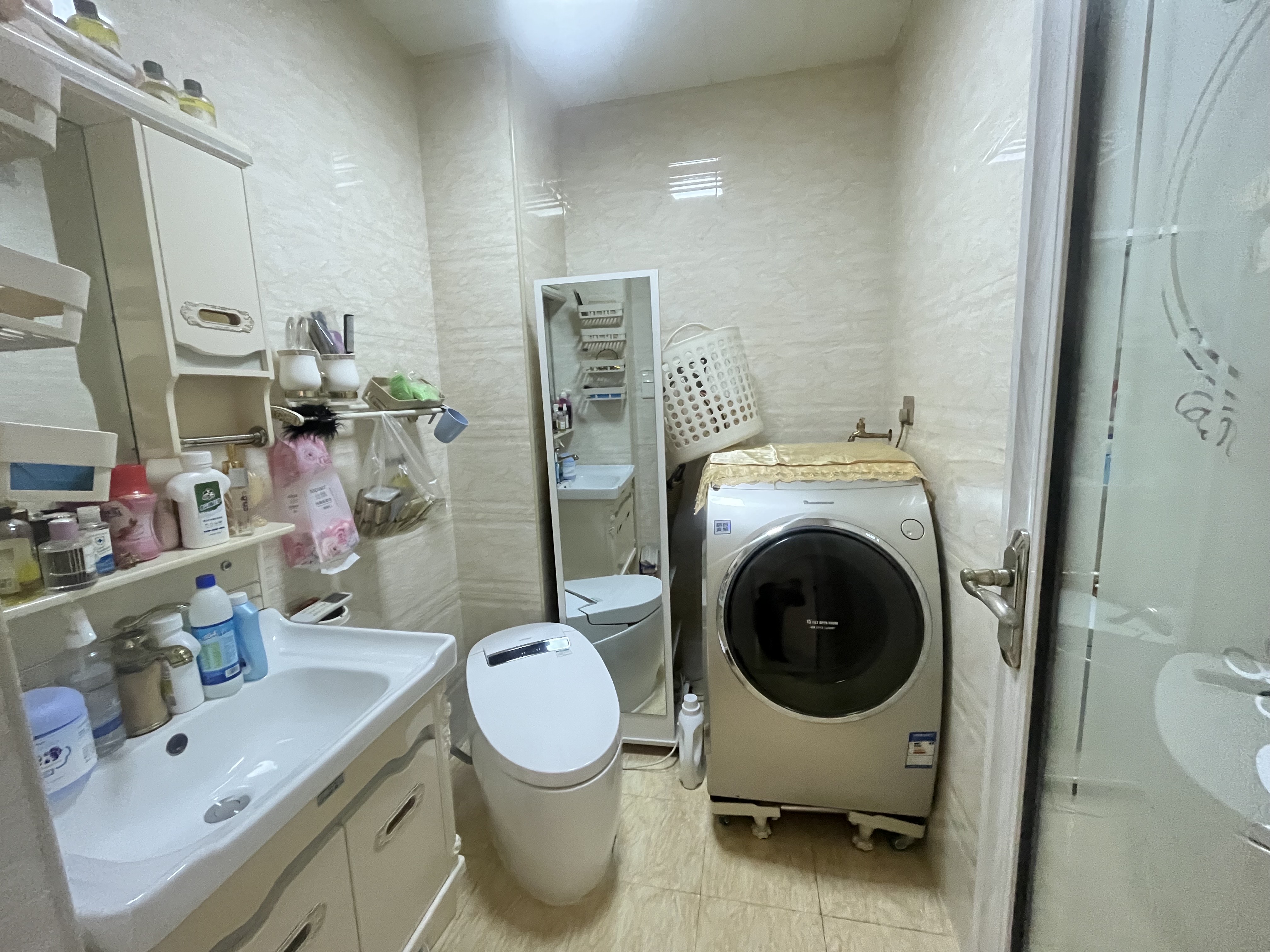 领秀资江  3室2厅2卫   79.80万客厅