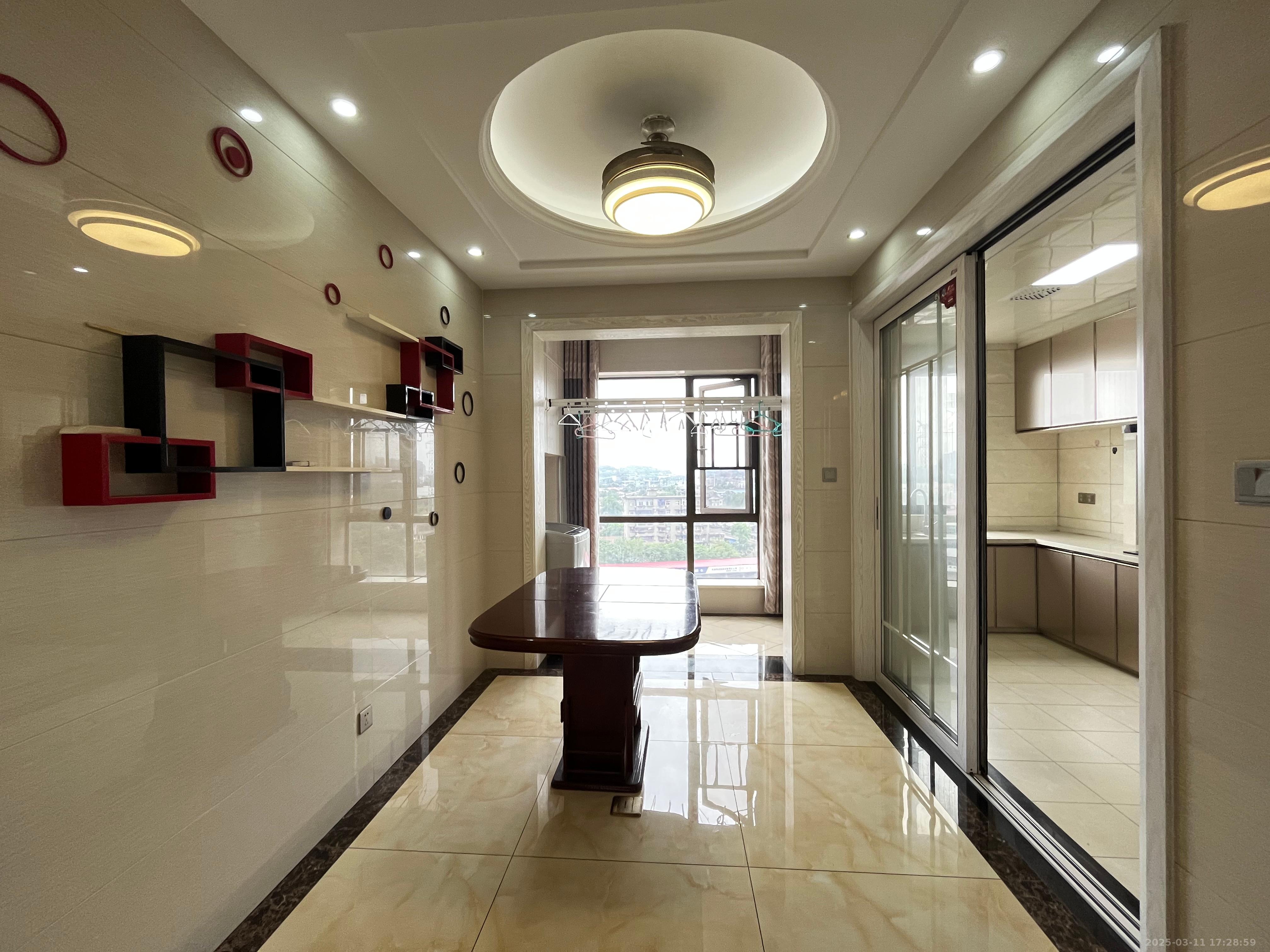 凯旋名门人民中路1006号 4室2厅2卫 2300.0元/月 凯旋名门人民中路1006号 4室2厅2卫 2300.0元/月室内图