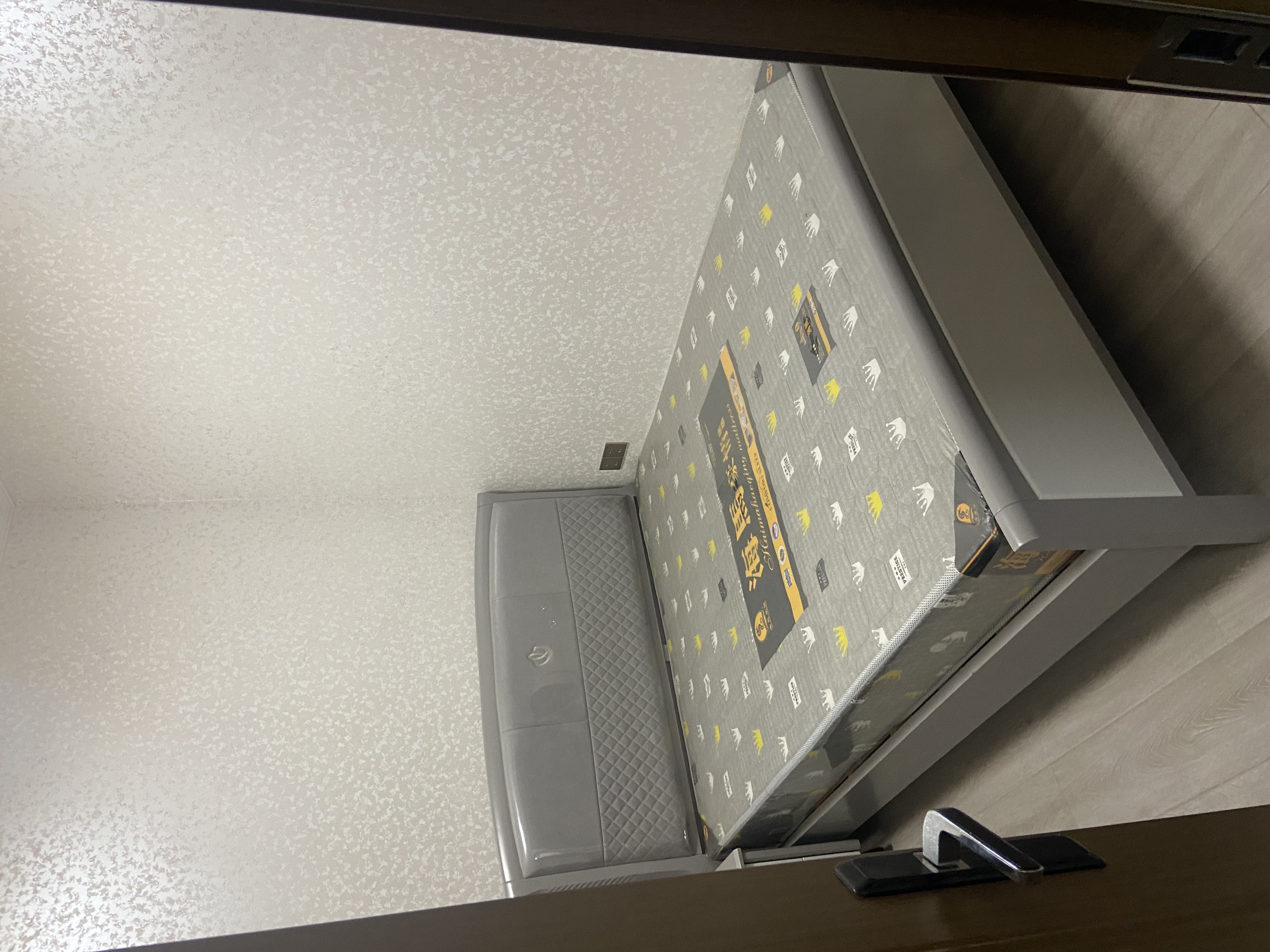 道伟山水华苑 3室2厅2卫 2000.0元/月 道伟山水华苑 3室2厅2卫 2000.0元/月室内图