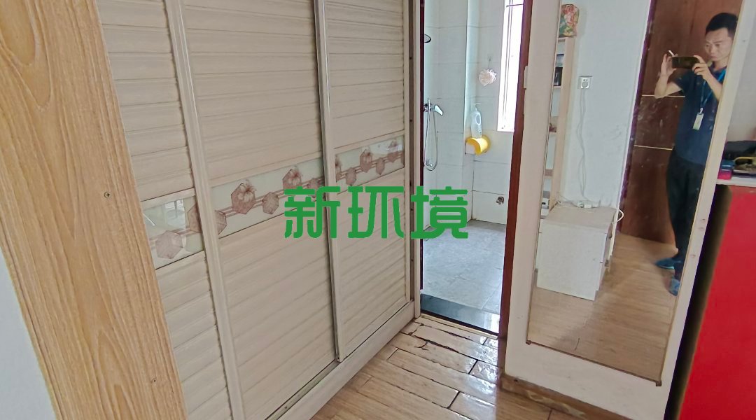 维港十字街  3室2厅2卫   70.00万客厅