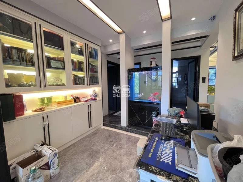 东岳新外滩 4室2厅2卫 146.0万 东岳新外滩 4室2厅2卫 146.0万客厅