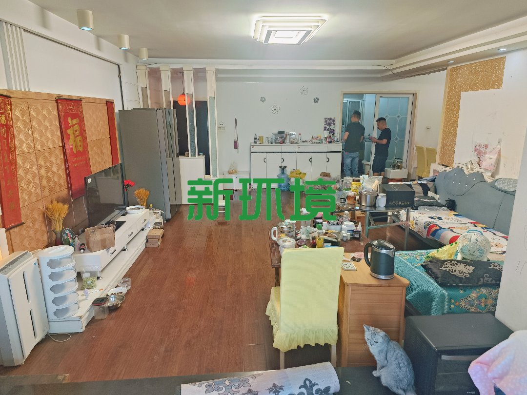 宏力大厦（宏历商业广场）  4室2厅2卫   110.00万客厅