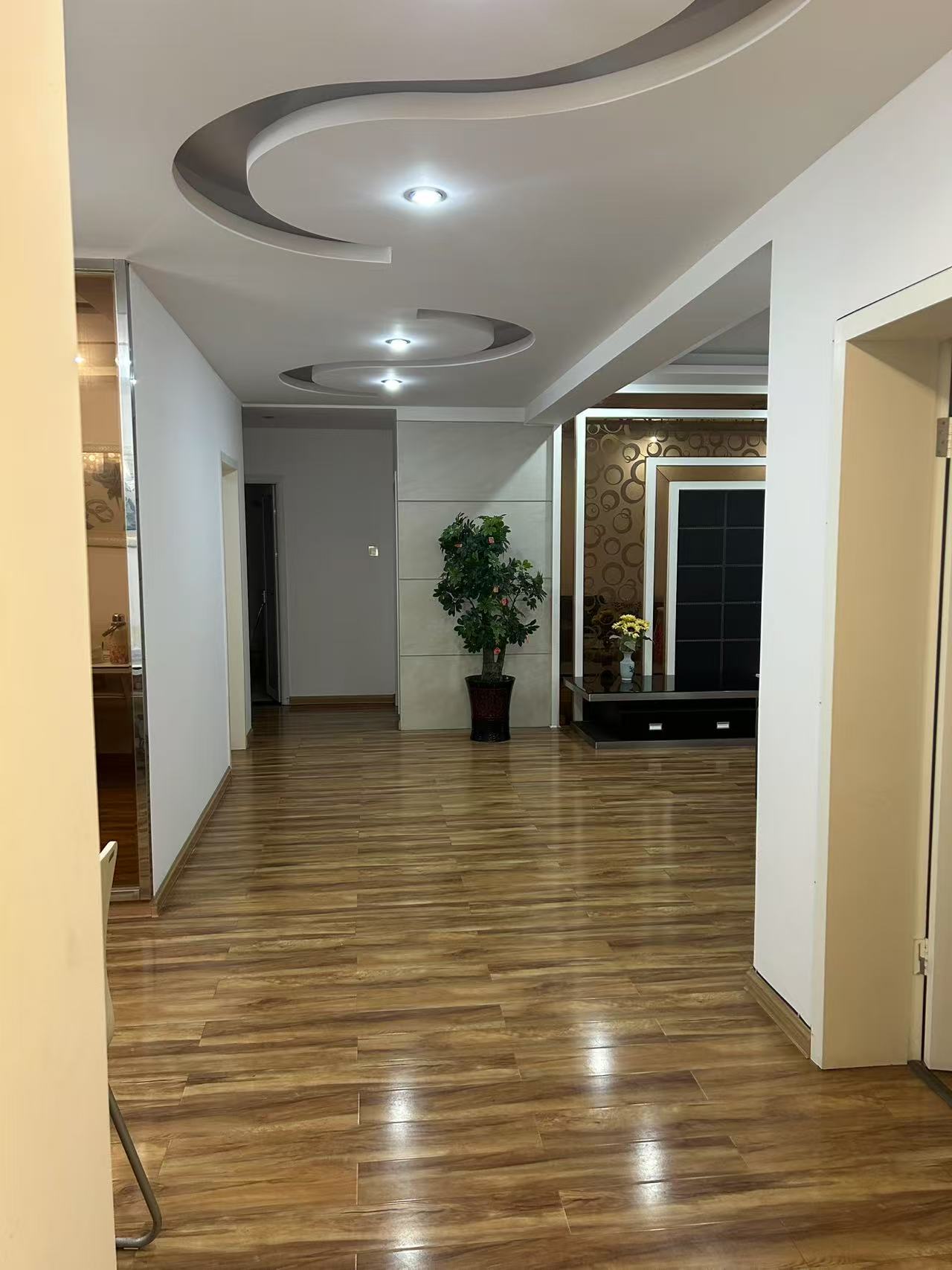 龙庭贵筑 4室2厅2卫 78.8万 龙庭贵筑 4室2厅2卫 78.8万室内图