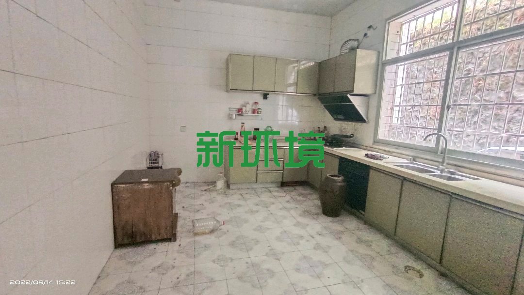 大庸桥散盘  7室3厅3卫    122.0万 大庸桥散盘  7室3厅3卫    122.0万客厅