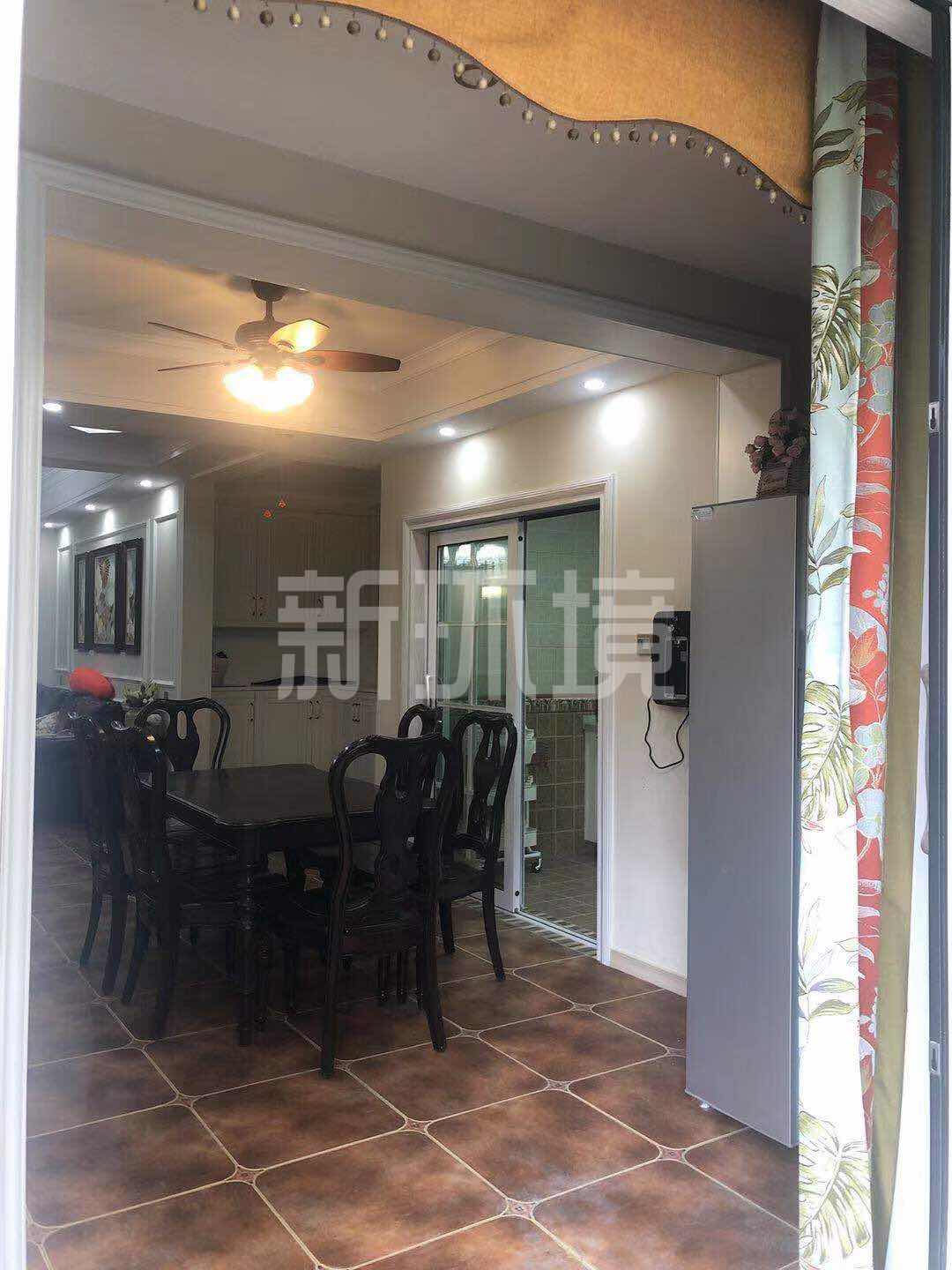 天门壹号  4室2厅2卫    92.8万 天门壹号  4室2厅2卫    92.8万客厅