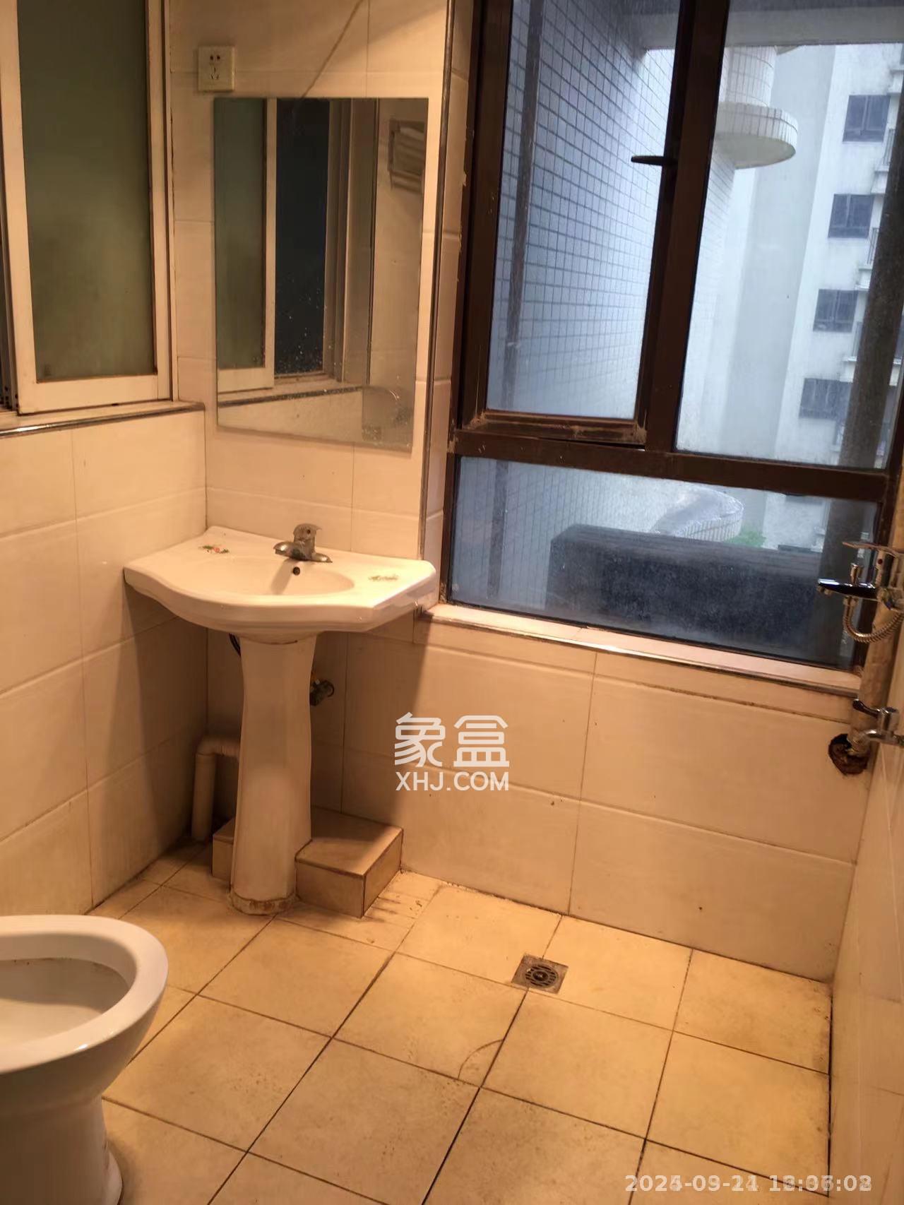保利麓谷林语F区  5室2厅3卫   3200.00元/月室内图