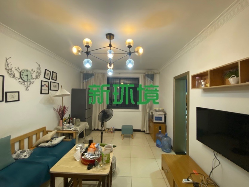 金穗花园  2室1厅1卫   33.00万客厅