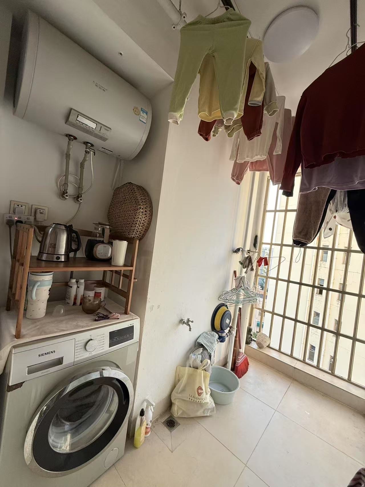 水岸长桥  3室2厅1卫    170.0万 水岸长桥  3室2厅1卫    170.0万客厅