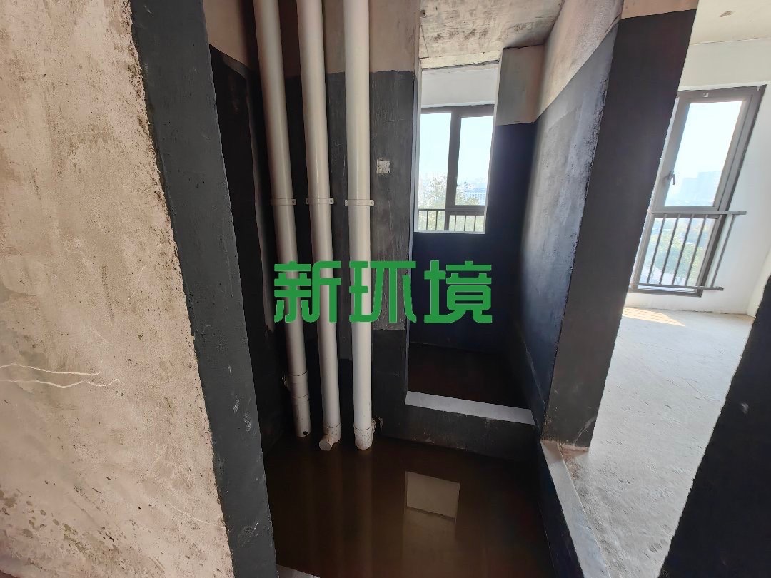 江与城  4室2厅1卫    84.0万客厅