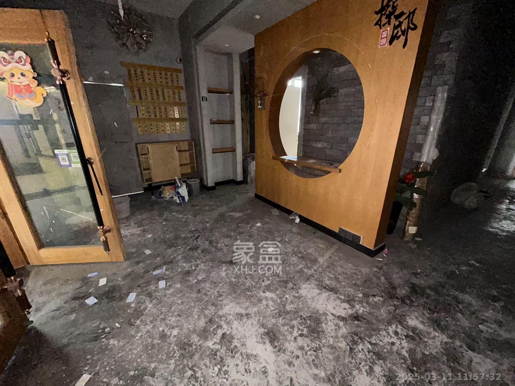 蓝色地标  5室1厅1卫   4500.00元/月室内图