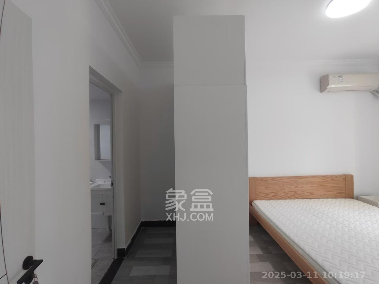 蓝光雍锦半岛  3室2厅2卫    3000.0元/月室内图