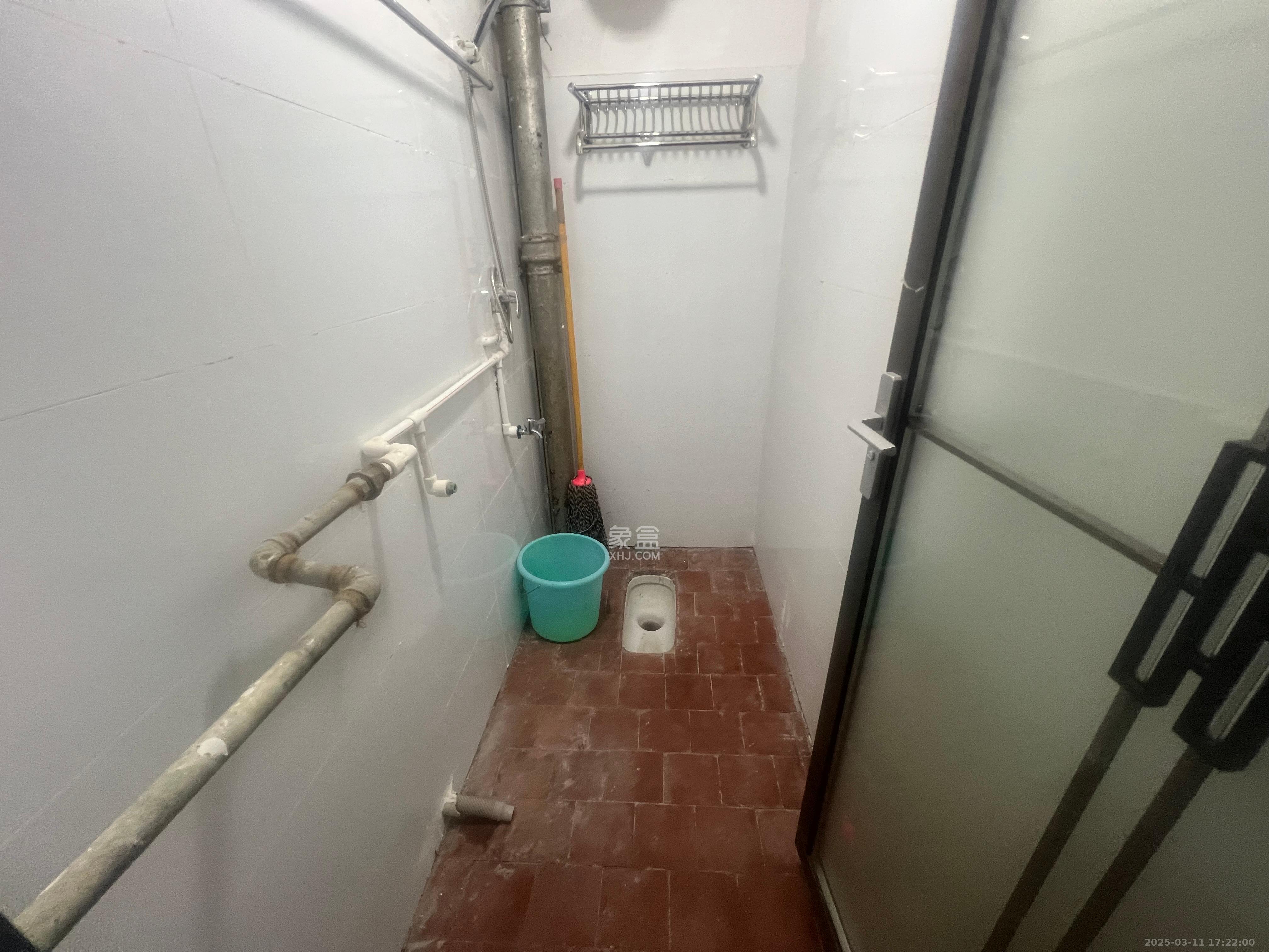 向东南社区  2室1厅1卫   1400.00元/月室内图