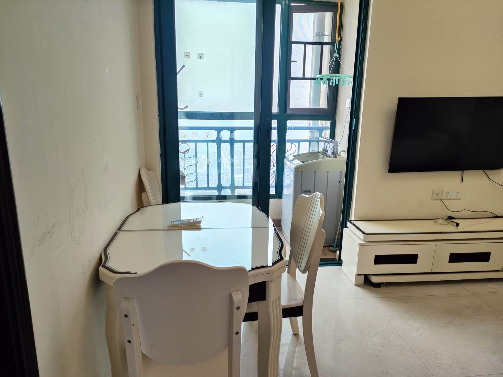 恒大绿洲  2室1厅1卫    38.0万 恒大绿洲  2室1厅1卫    38.0万室内图